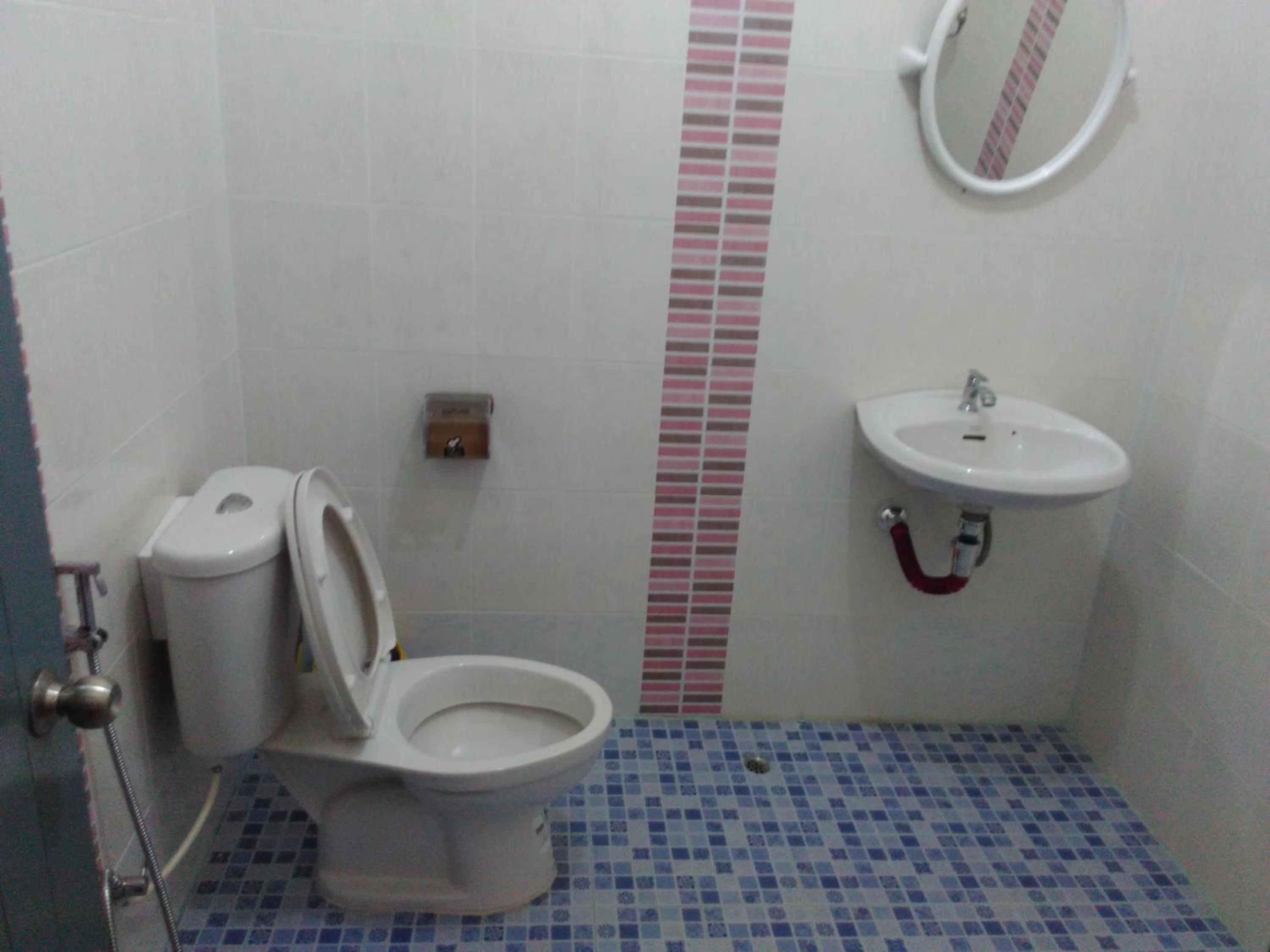 Twin Room with Balcony - Photo 15