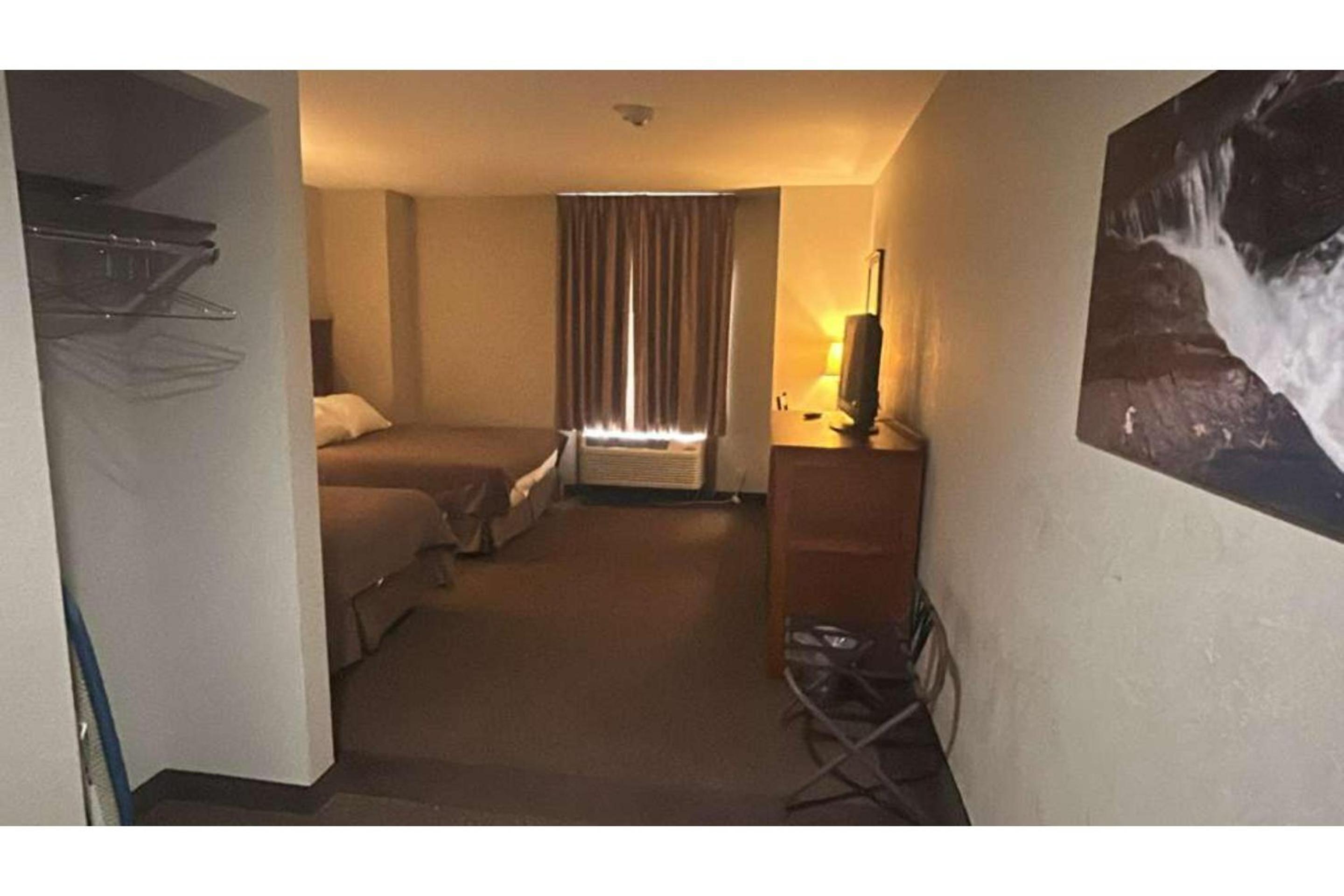 2 Queen Bed Accessible