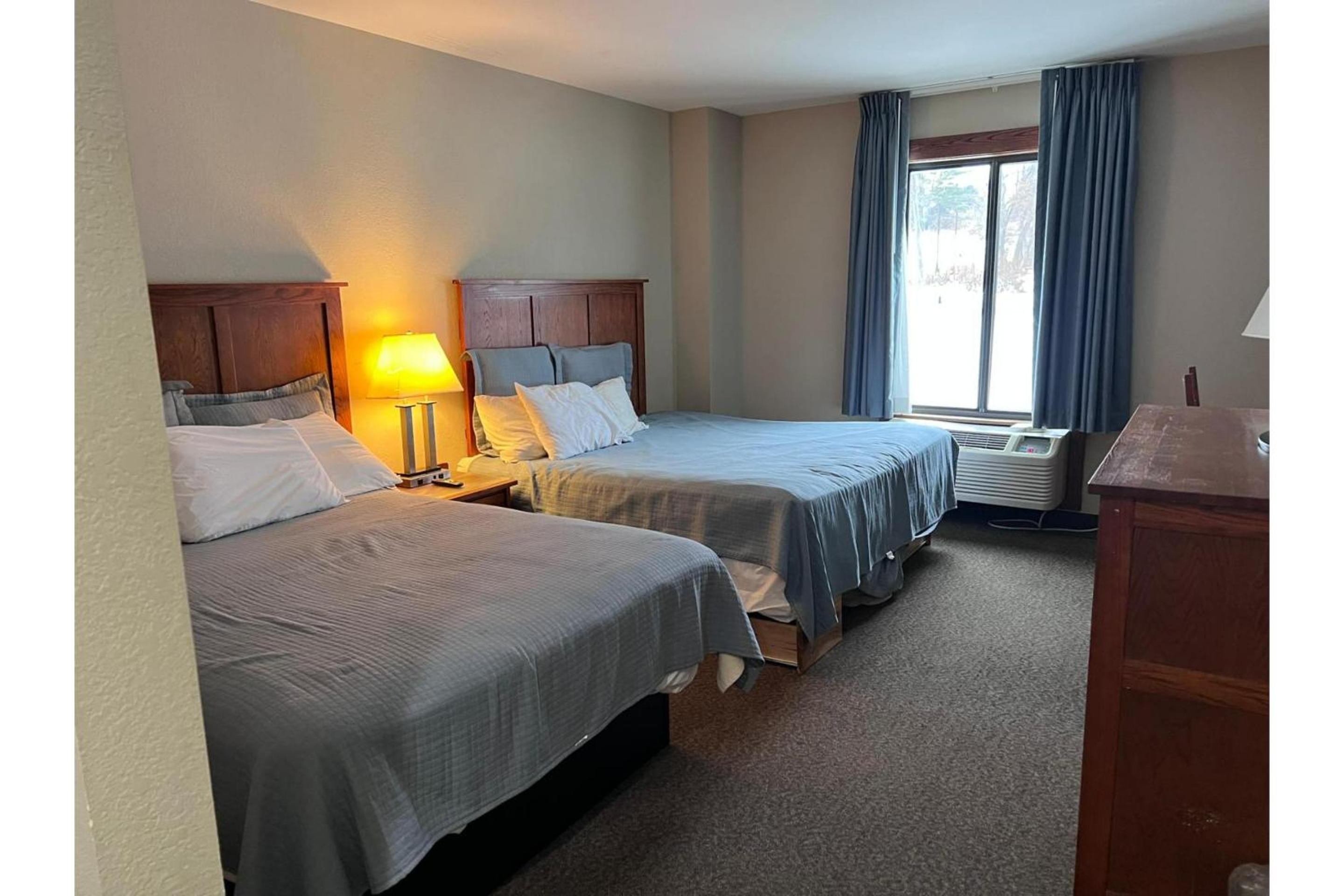 1 King Bed &amp; 1 Queen Bed photo 2