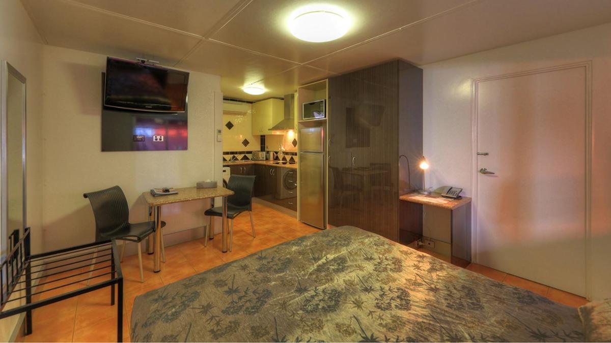 Studio Apartment - Photo 5