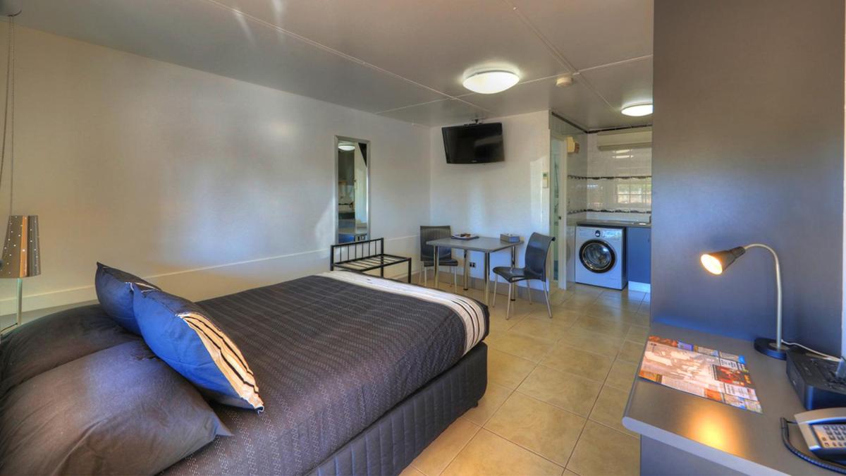 Studio Apartment - Photo 6