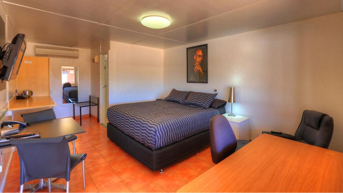 Deluxe Suite - Photo 3