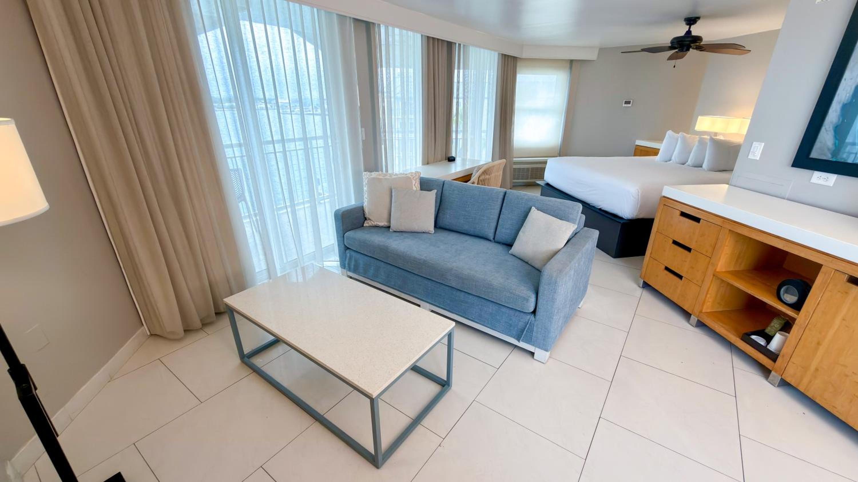Premium King Room with Ocean View - Photo 2
