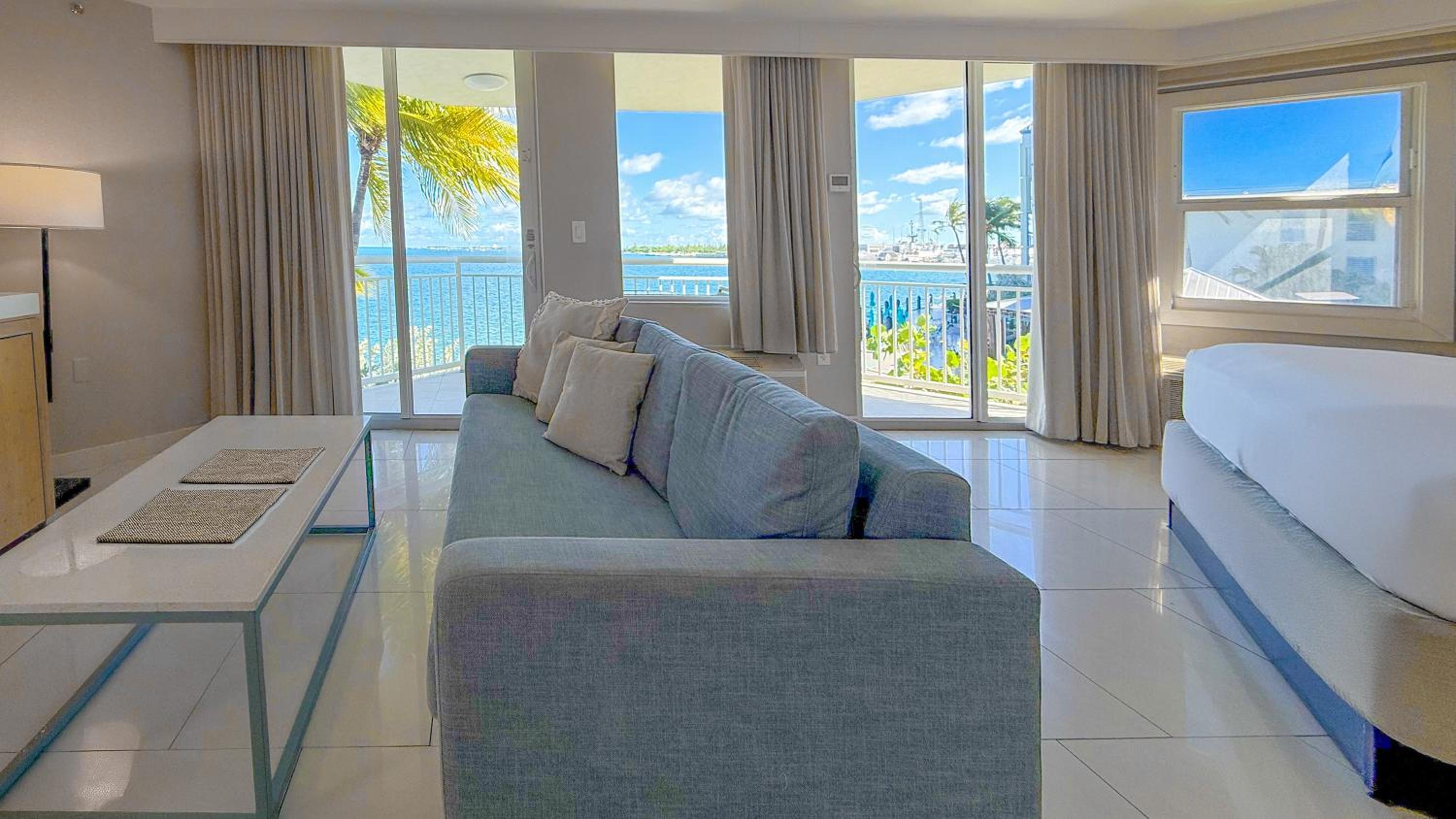 Premium King Room with Ocean View - Photo 6
