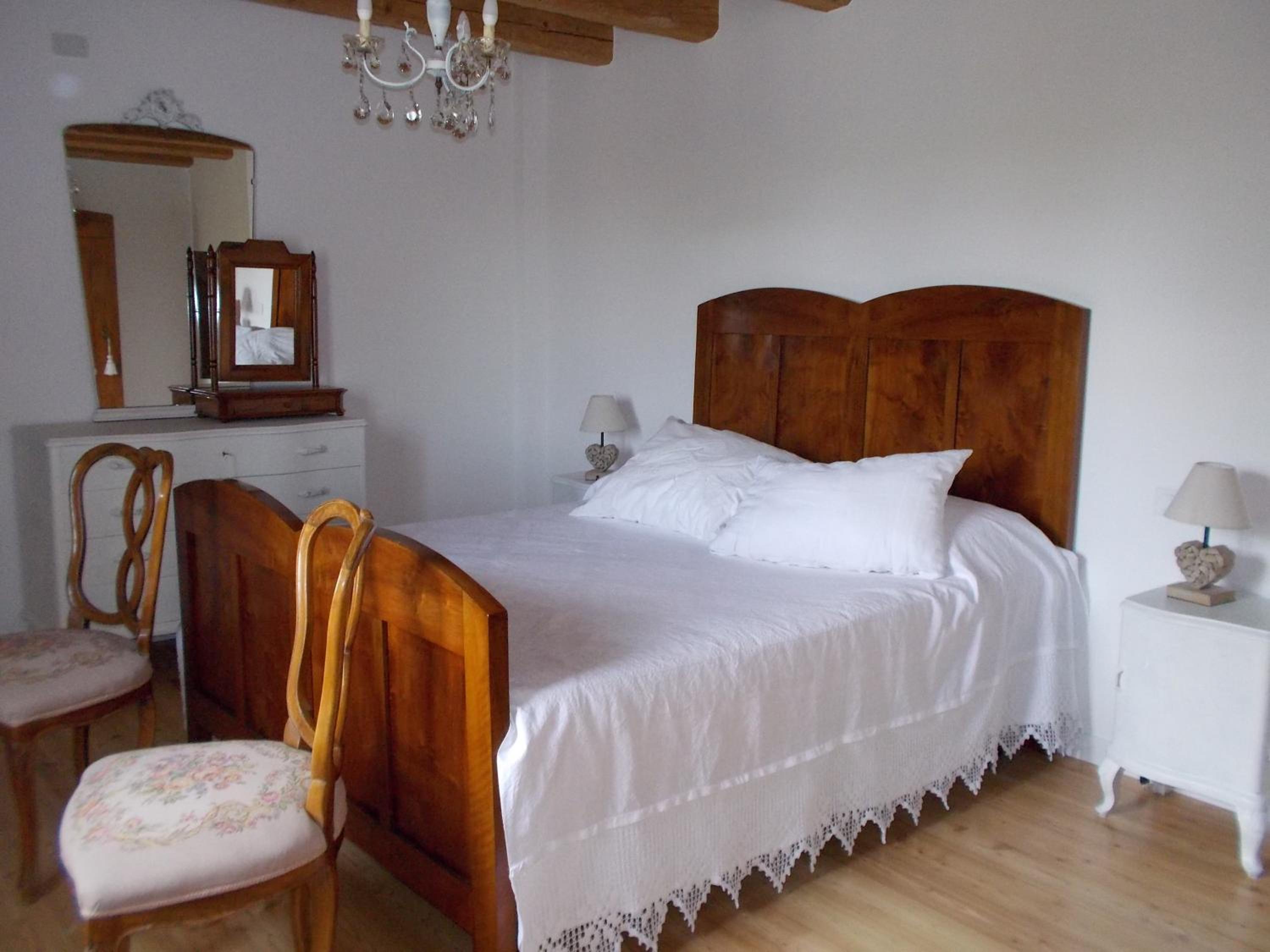 Standard Double Room with Shared Bathroom photo 3