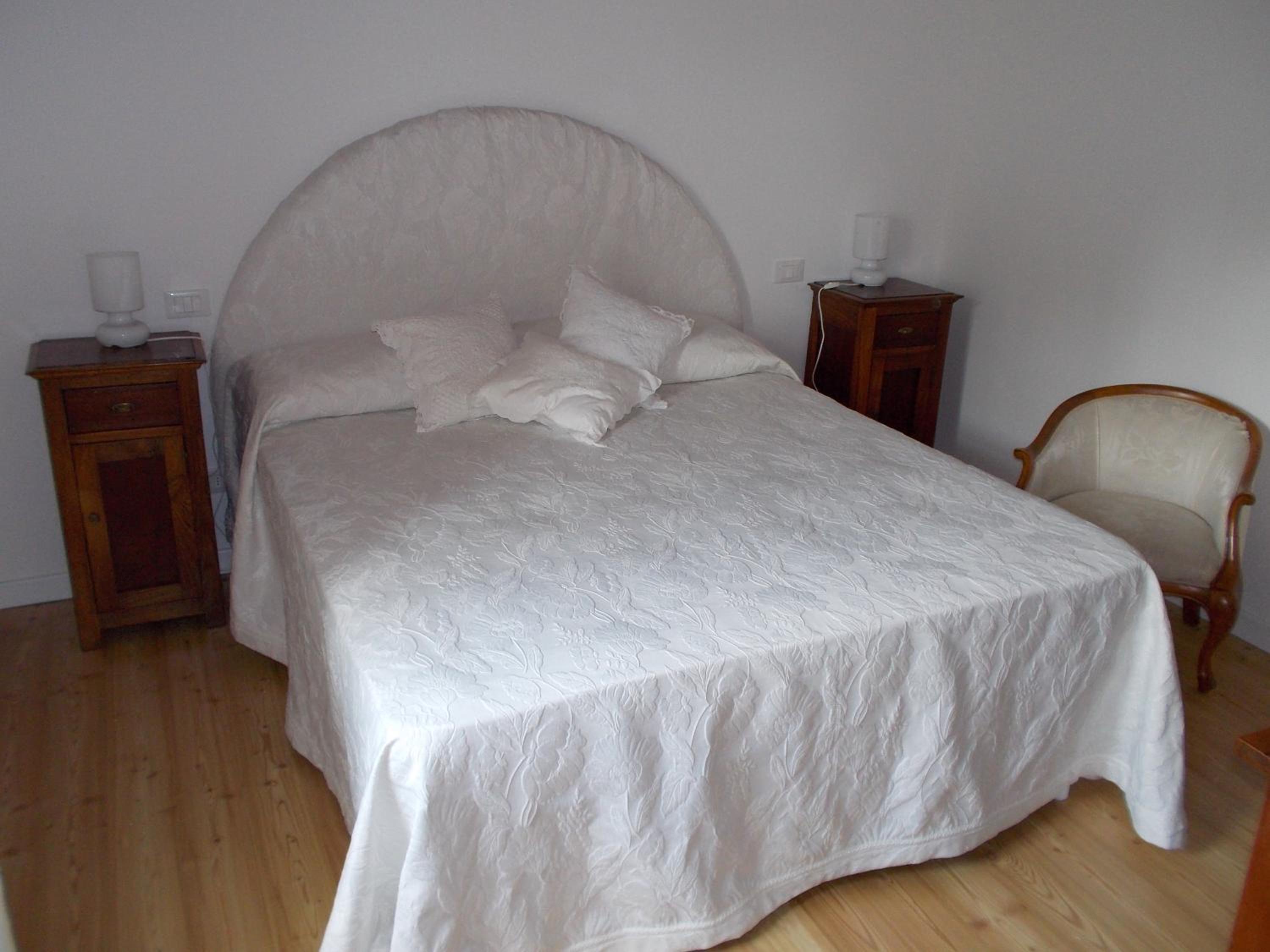 Double Room with Garden View and Private Bathroom photo 1