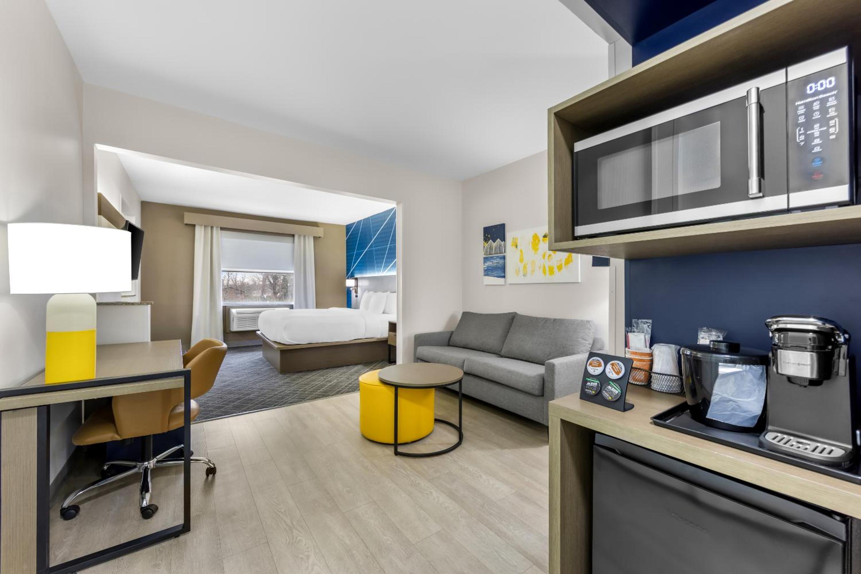 King Suite - Accessible/Non-Smoking
