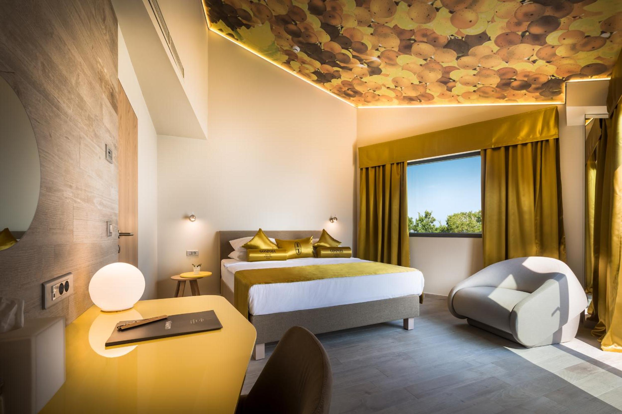 Deluxe Family Room with terrace and jacuzzi photo 2