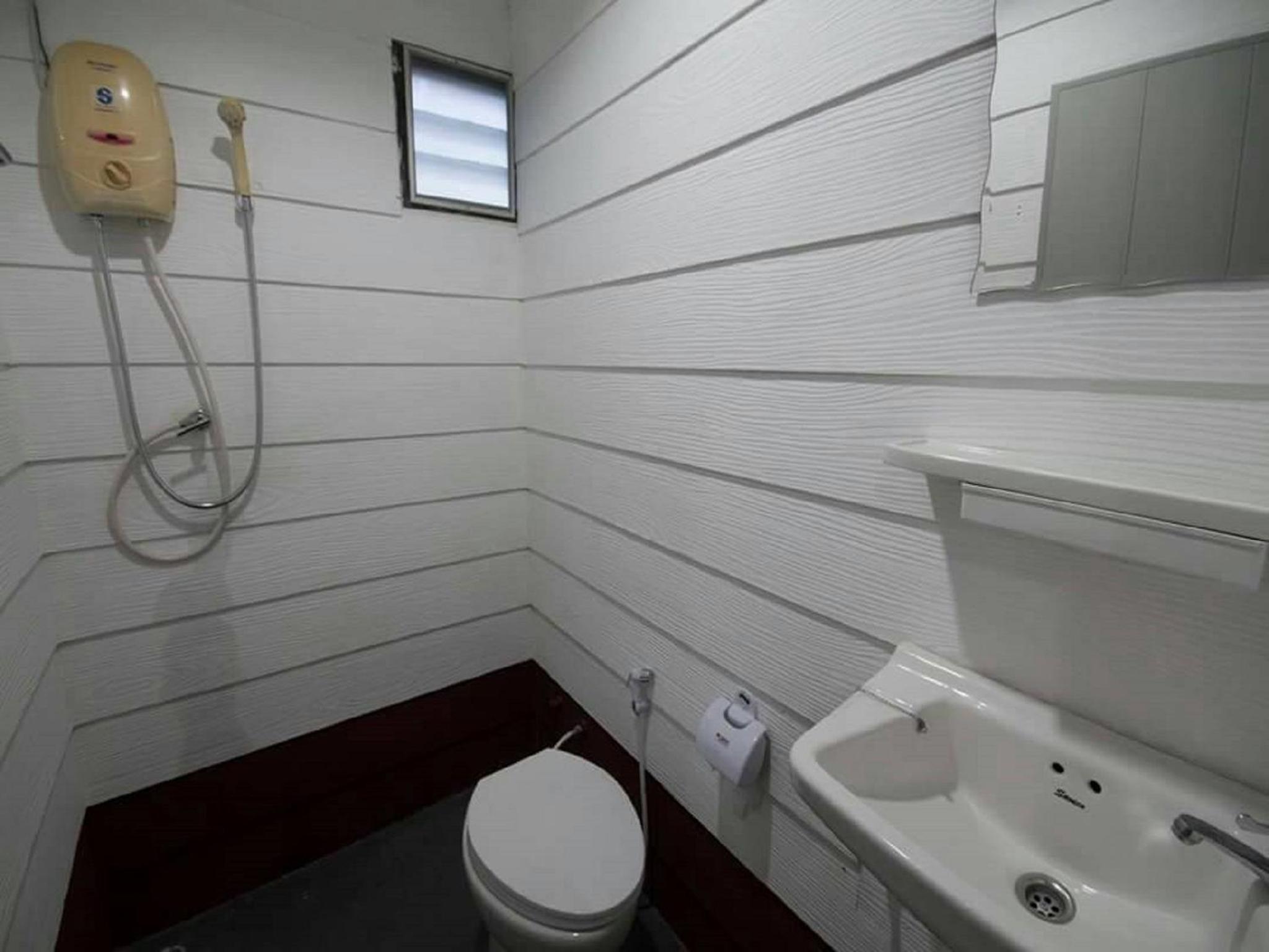 Raft Room not overlooking the River with Air Conditioning photo 2