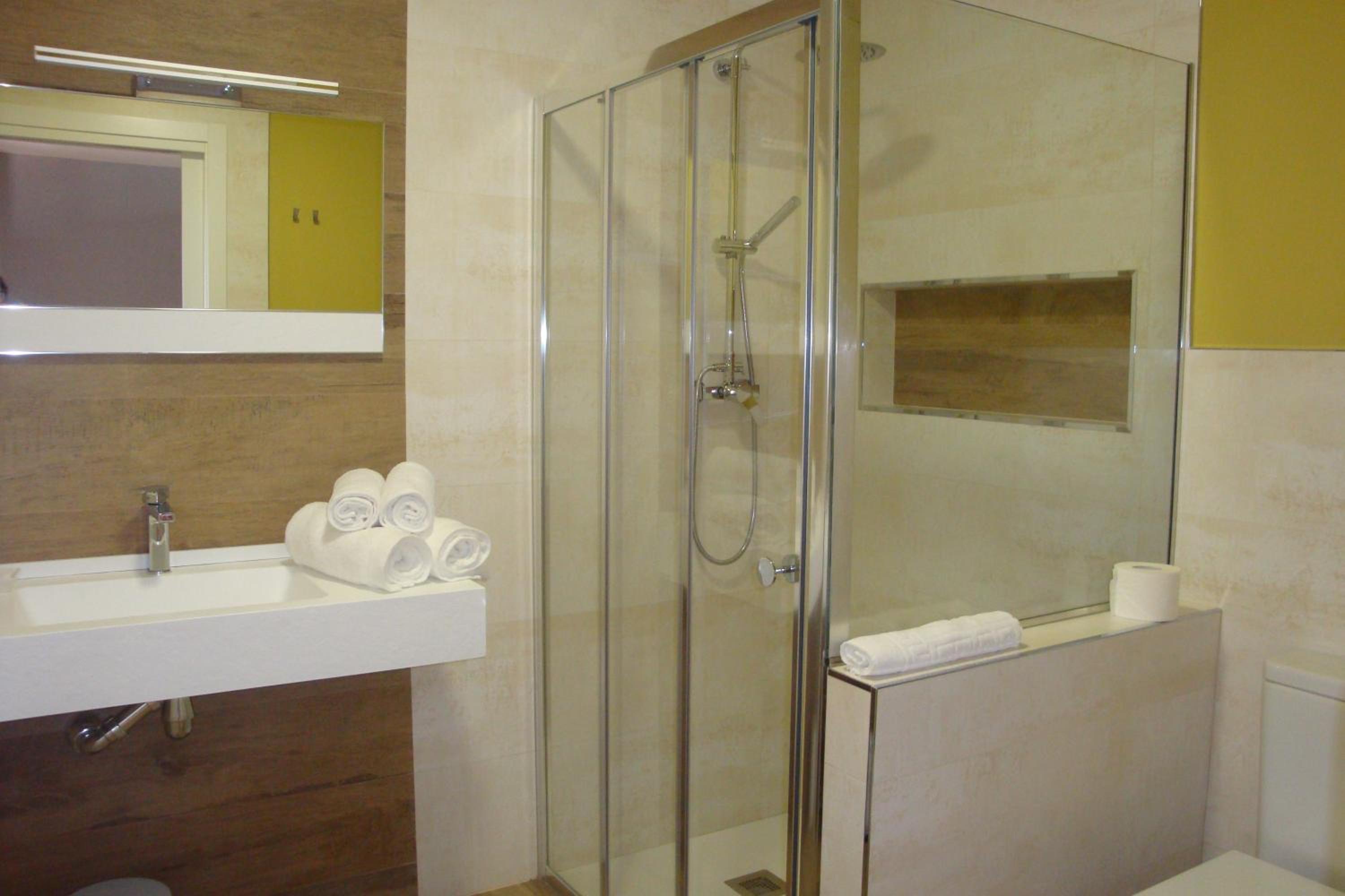 Double Room with Kitchenette - Photo 6