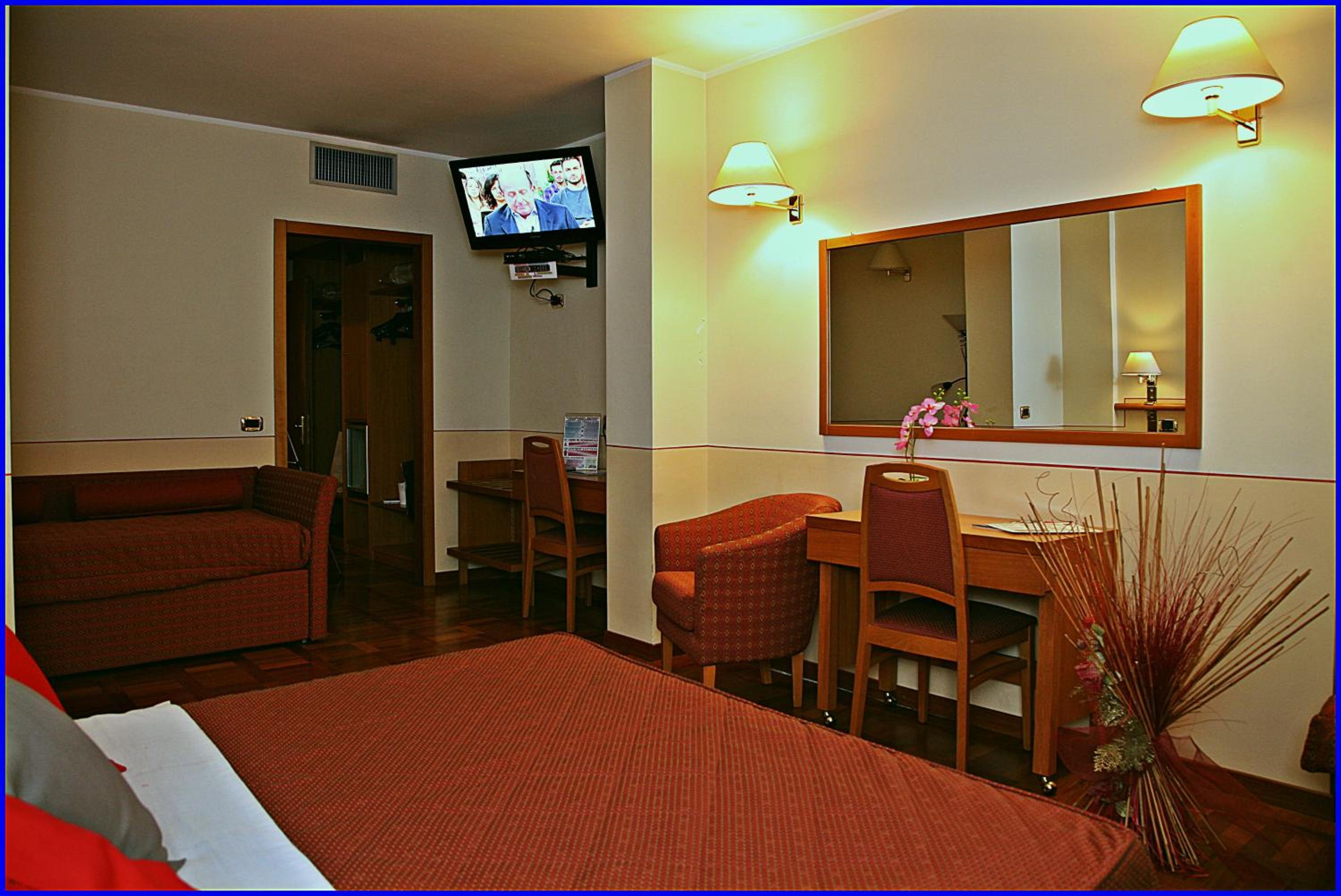Triple Room - Photo 18