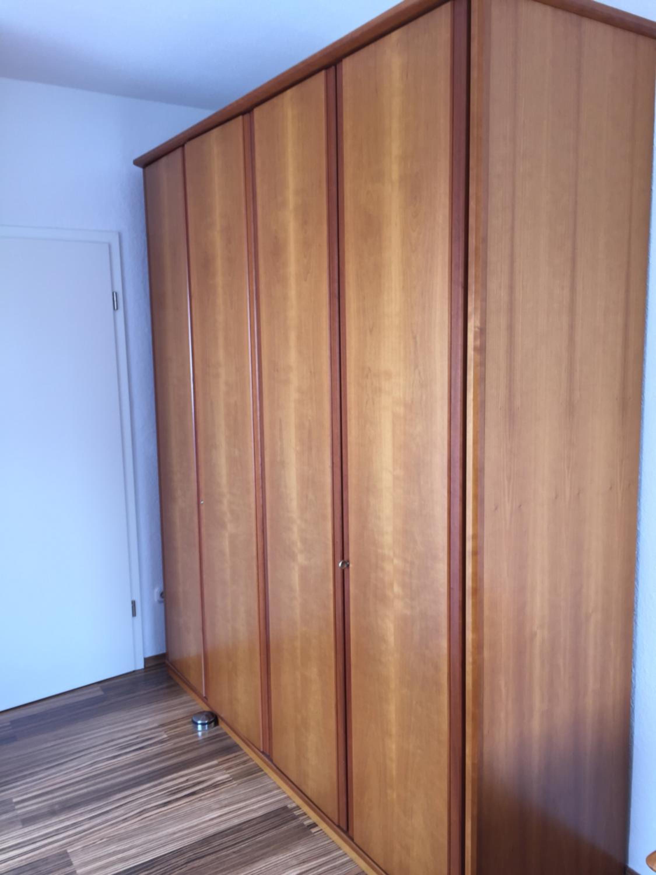 Queen Room photo 2