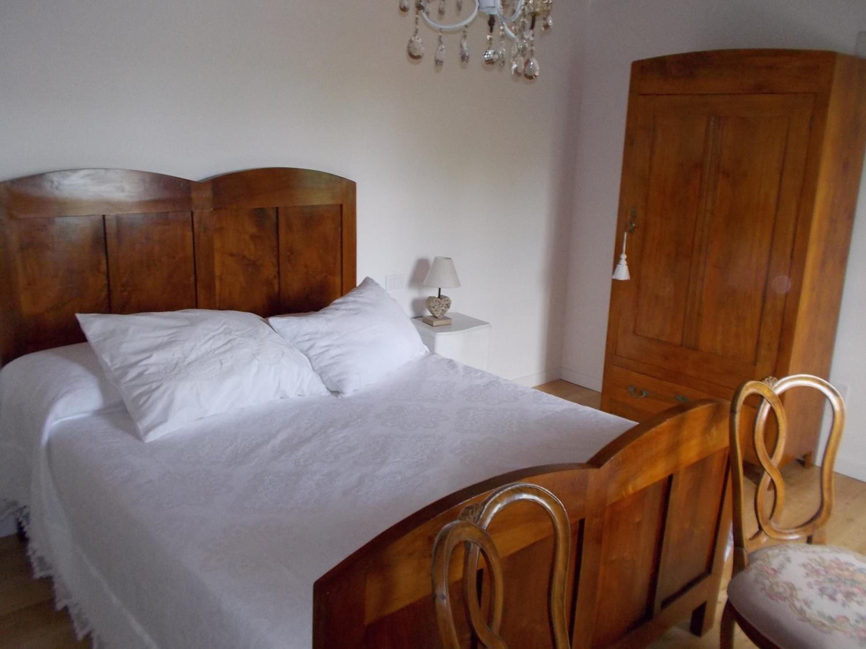 Standard Double Room with Shared Bathroom photo 1