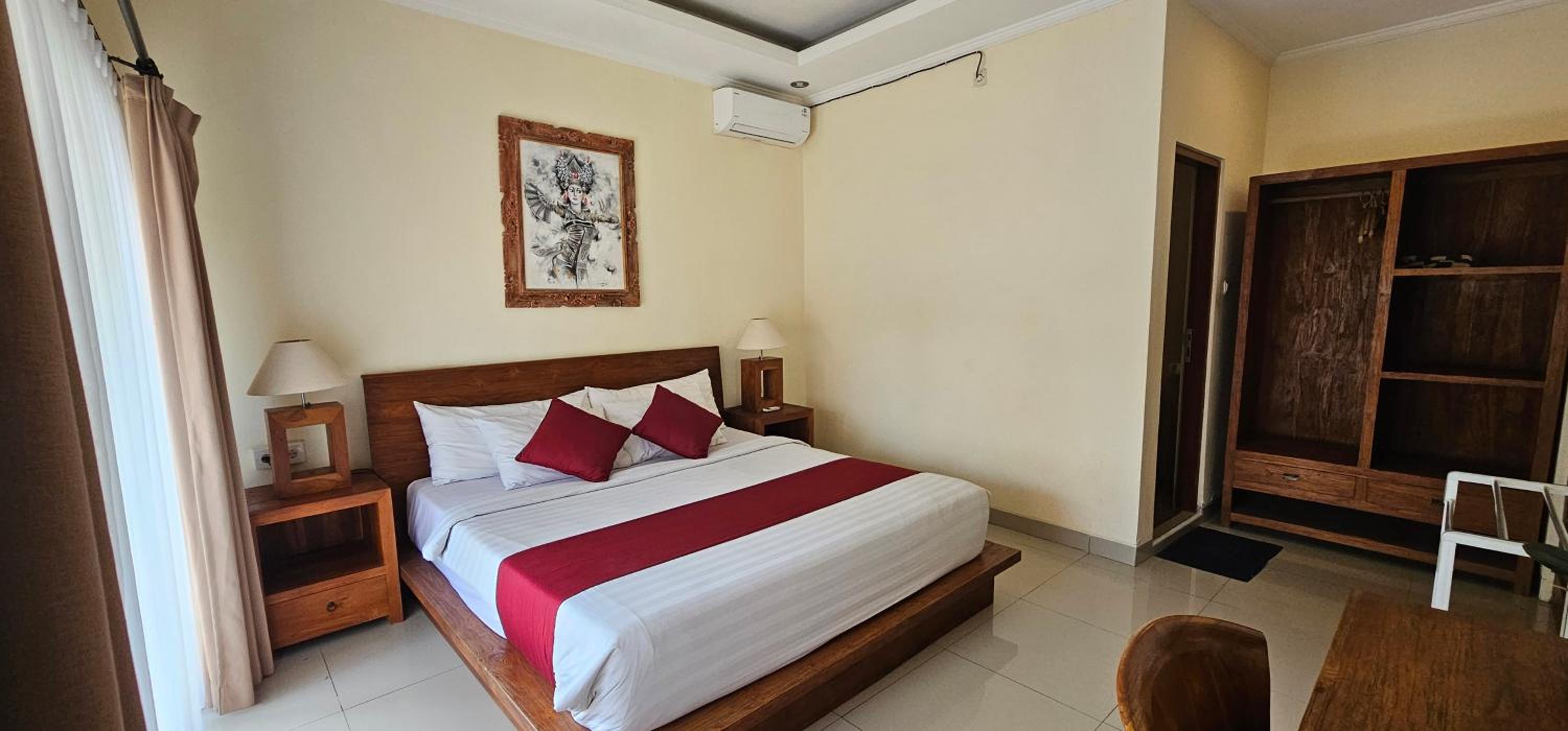 Deluxe Double Room with Balcony - Photo 2