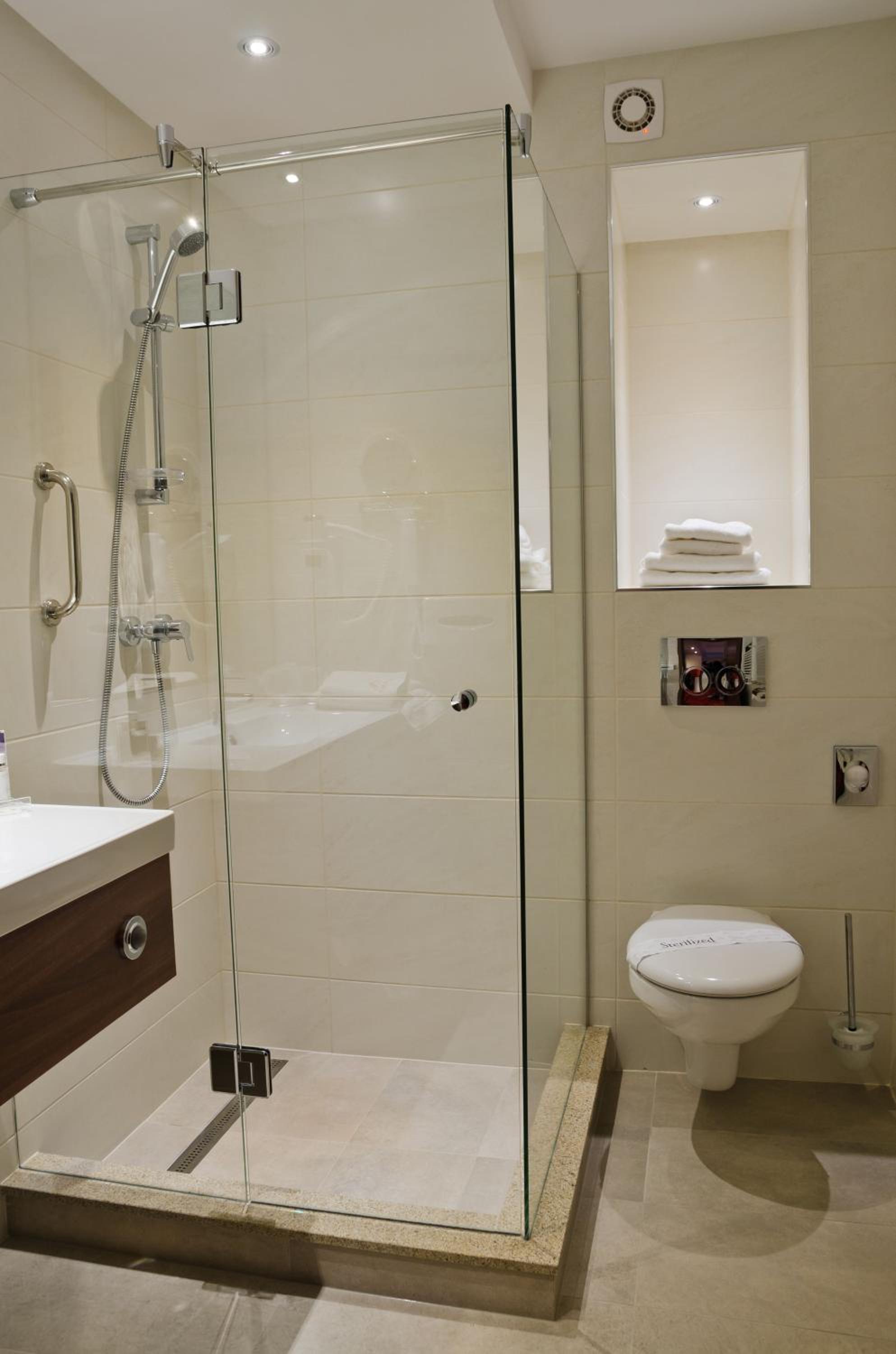 Standard Double or Twin Room - Photo 23