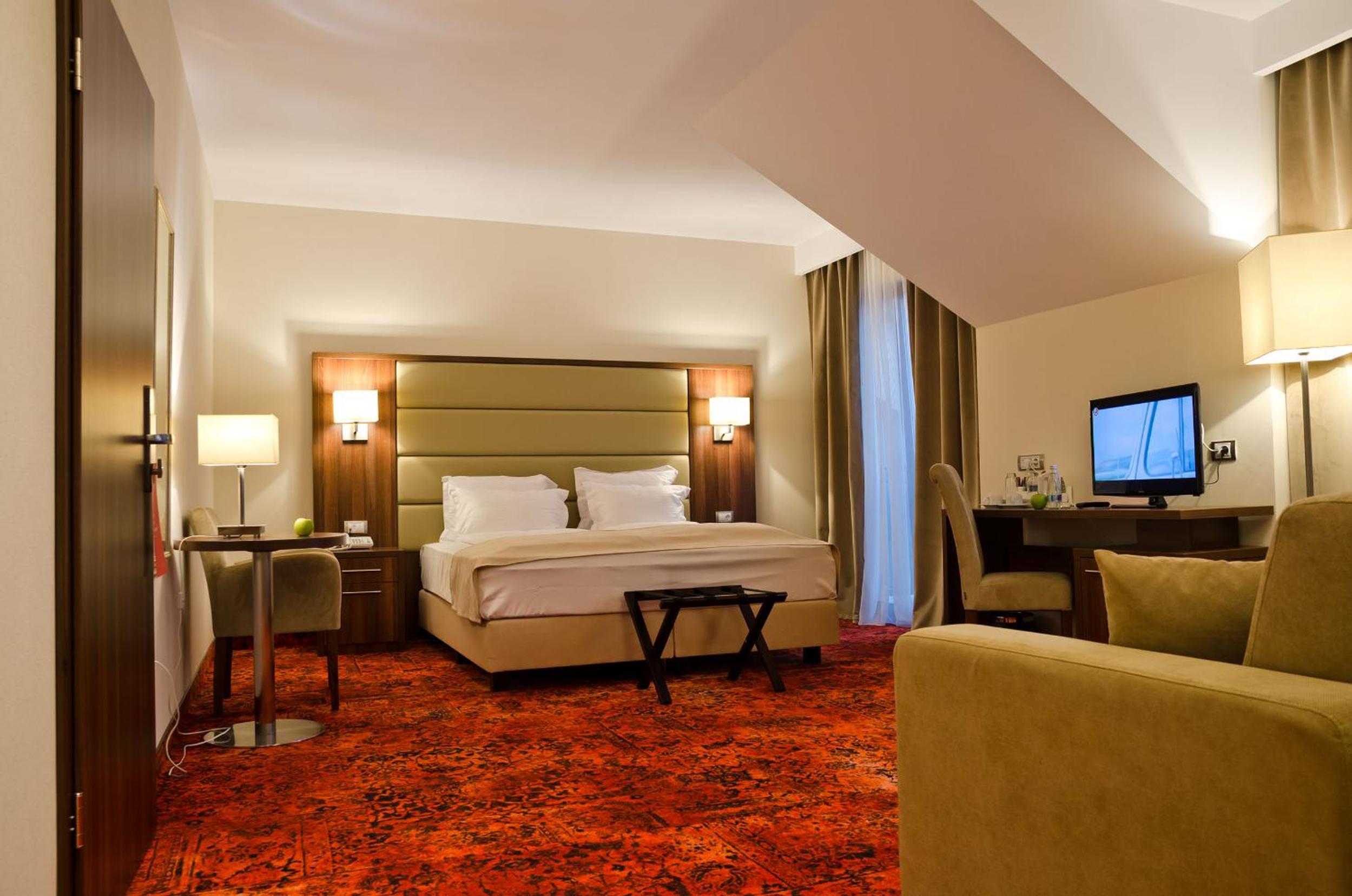 Superior Double Room - Photo 9