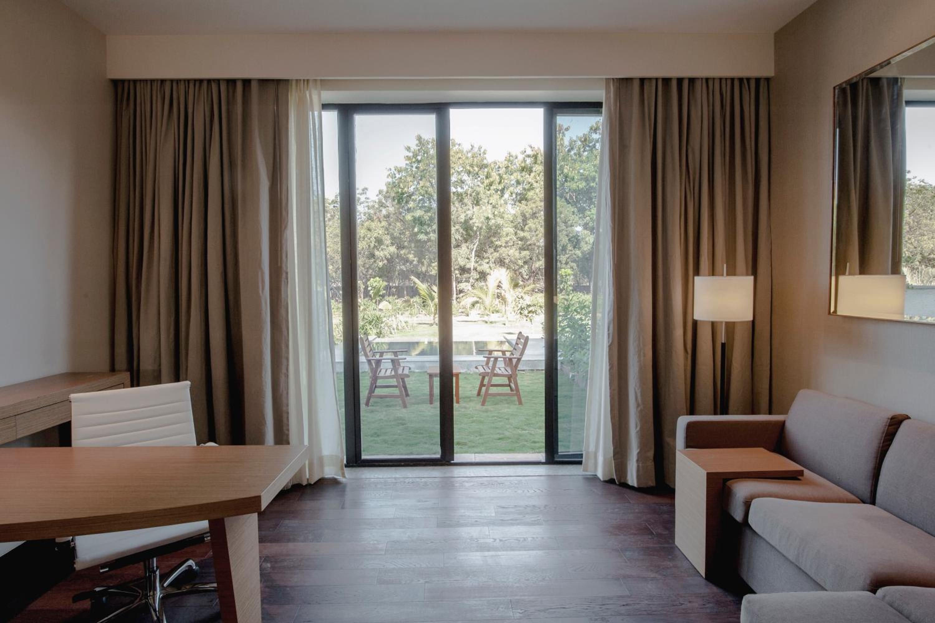 King Room with Plunge Pool photo 2