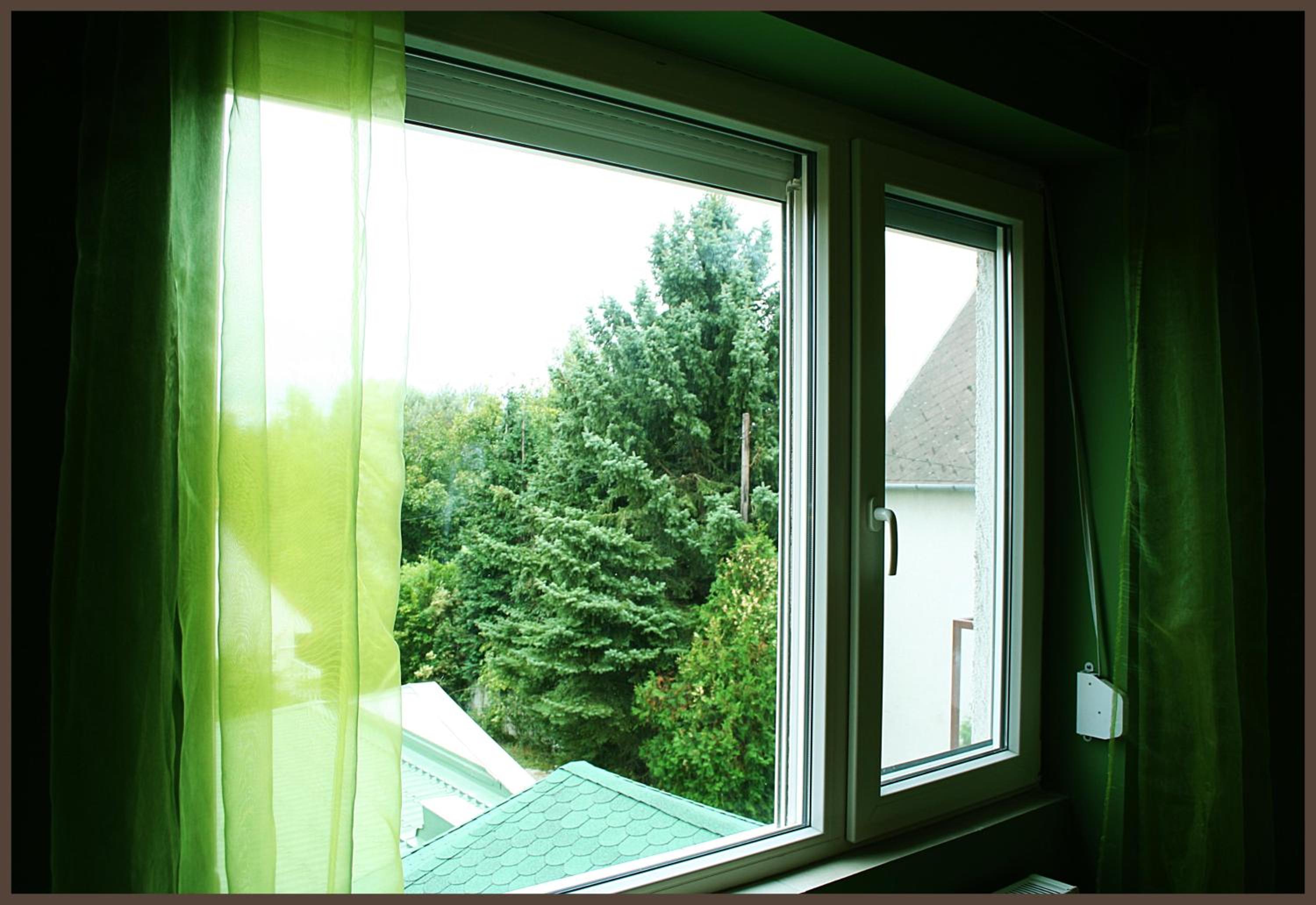 King Room with Balcony - Photo 22