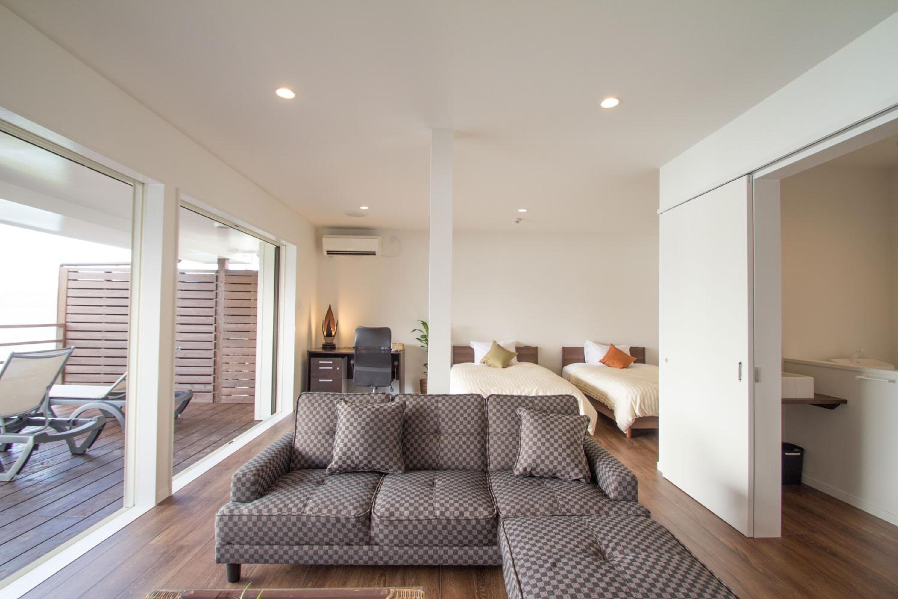 Family Room with Sea View photo 3