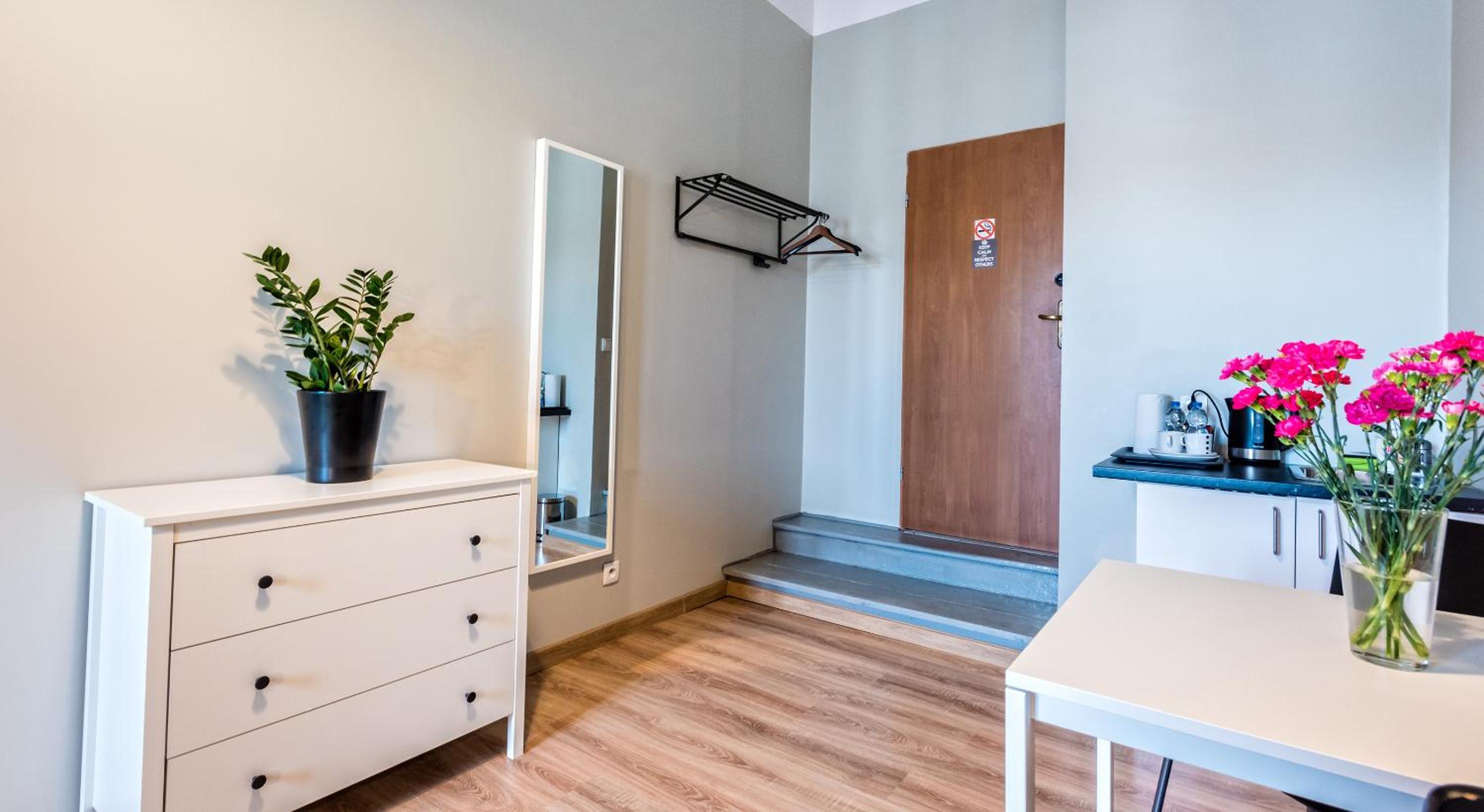 Twin Room with Shared Bathroom photo 3