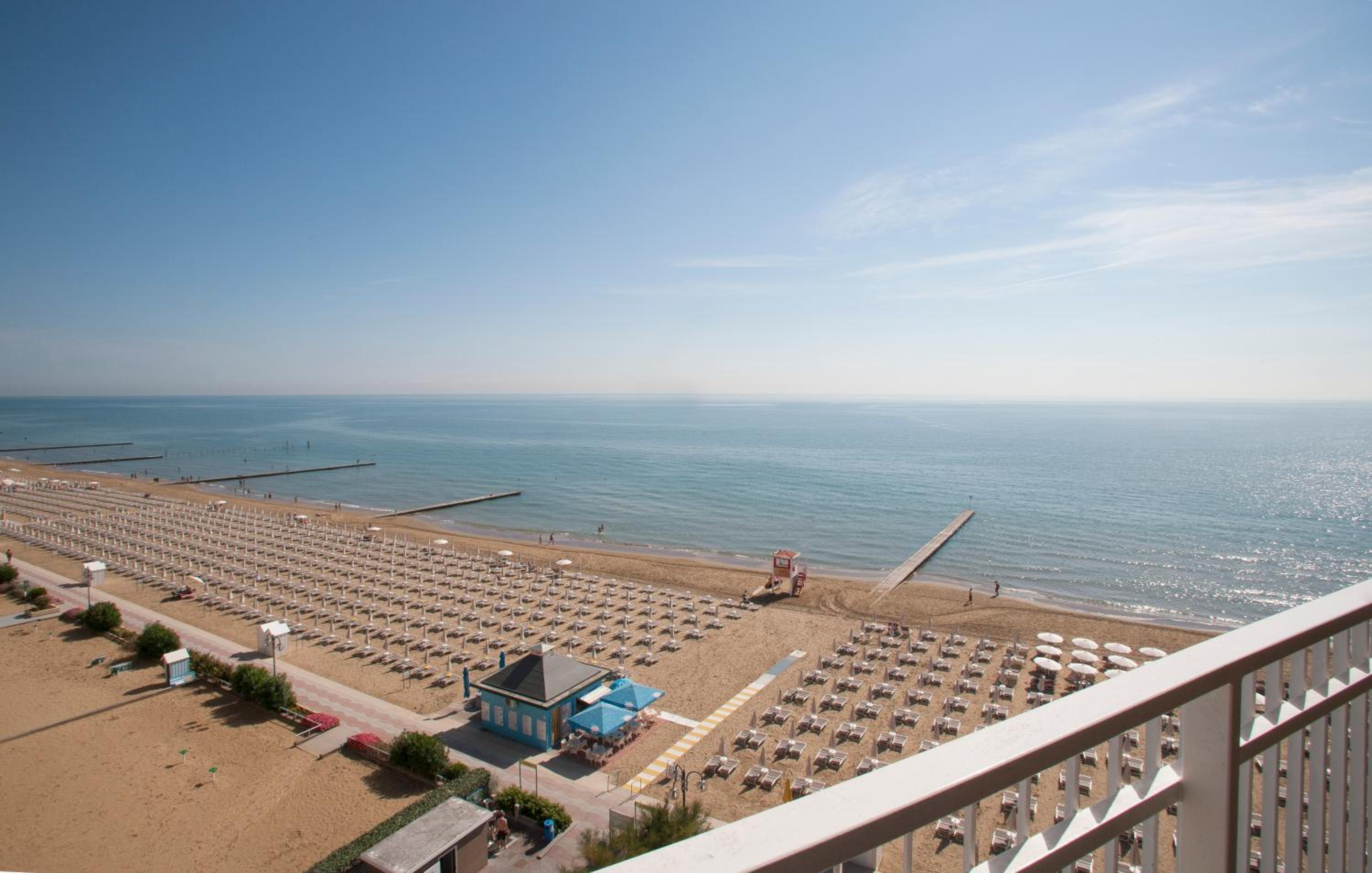 Double or Twin Room with Partial Sea View - Photo 3