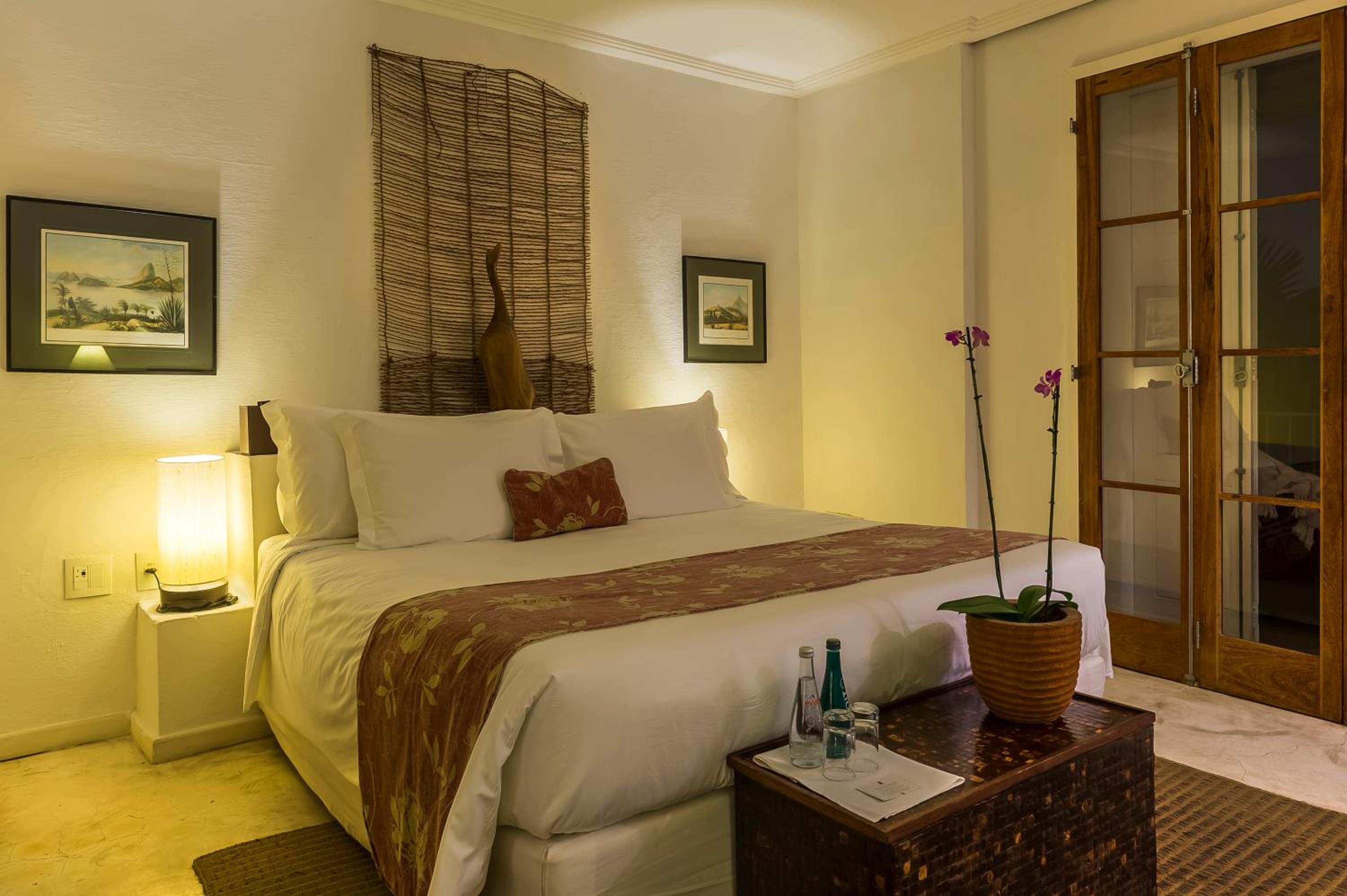 Deluxe King Room with Balcony and View
