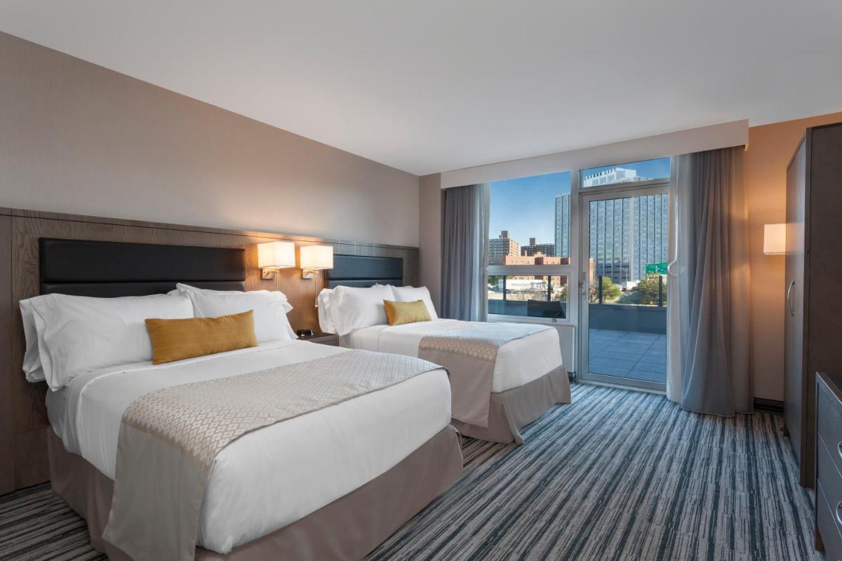 Double Room with Two Double Beds - Non-Smoking photo 1