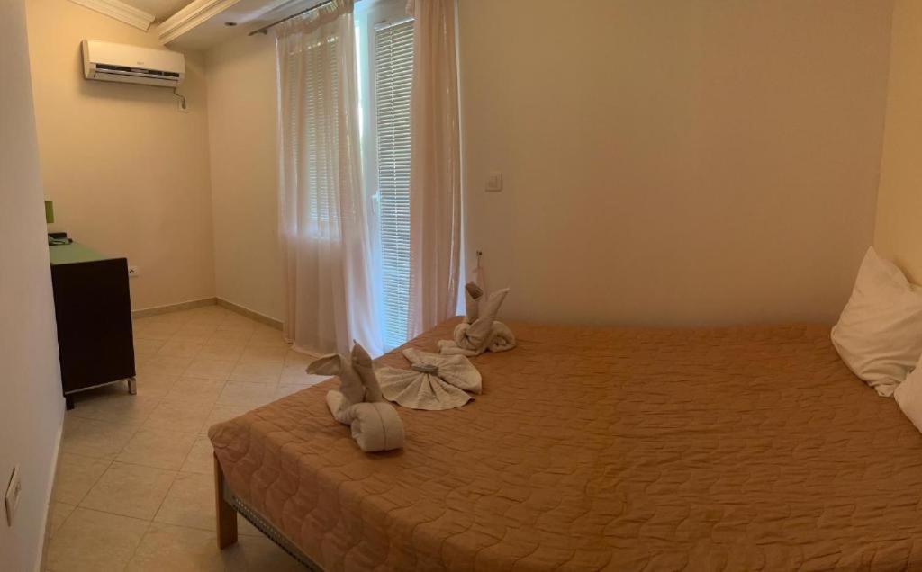 Three-Bedroom Apartment with Sea View photo 2