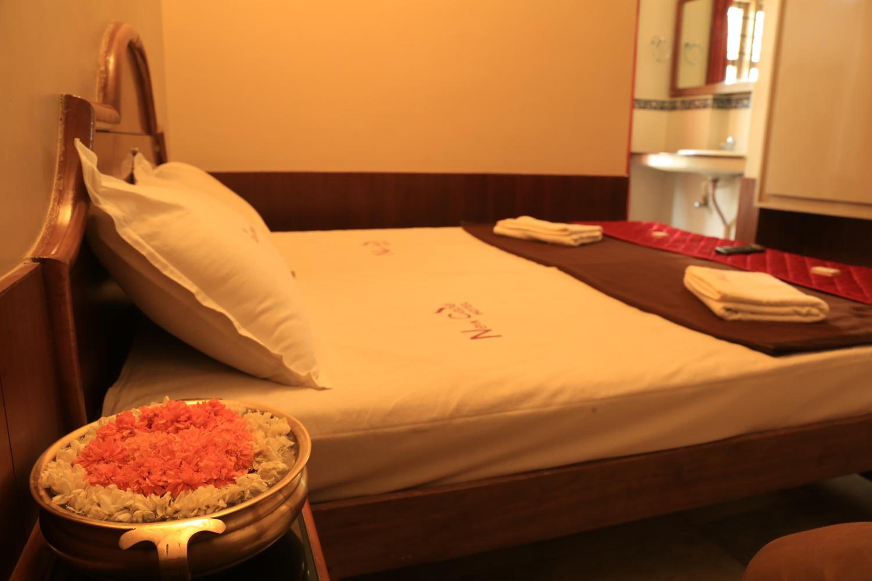 Standard Queen Room photo 2