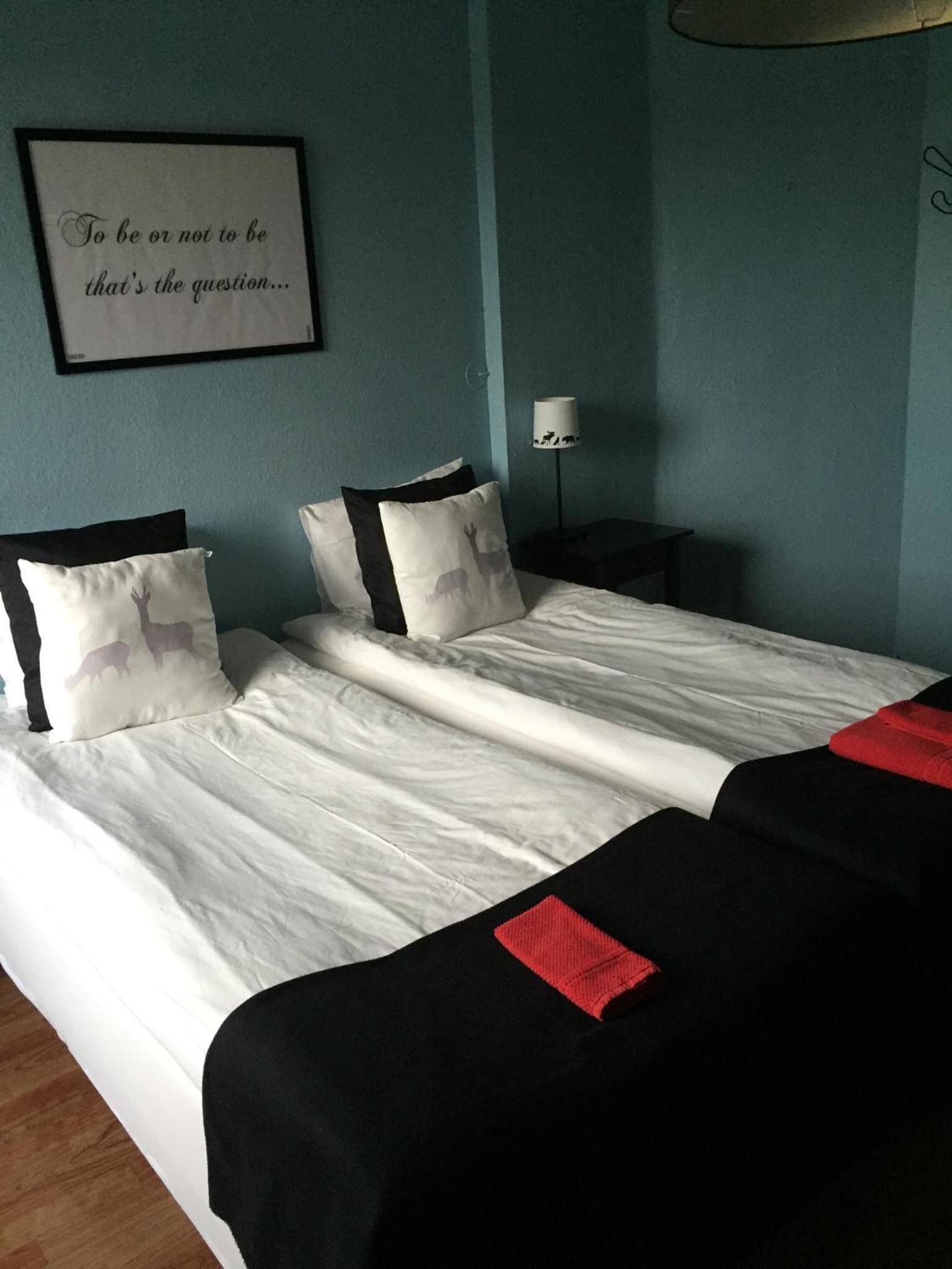 Quadruple Room with Private Bathroom - Photo 5