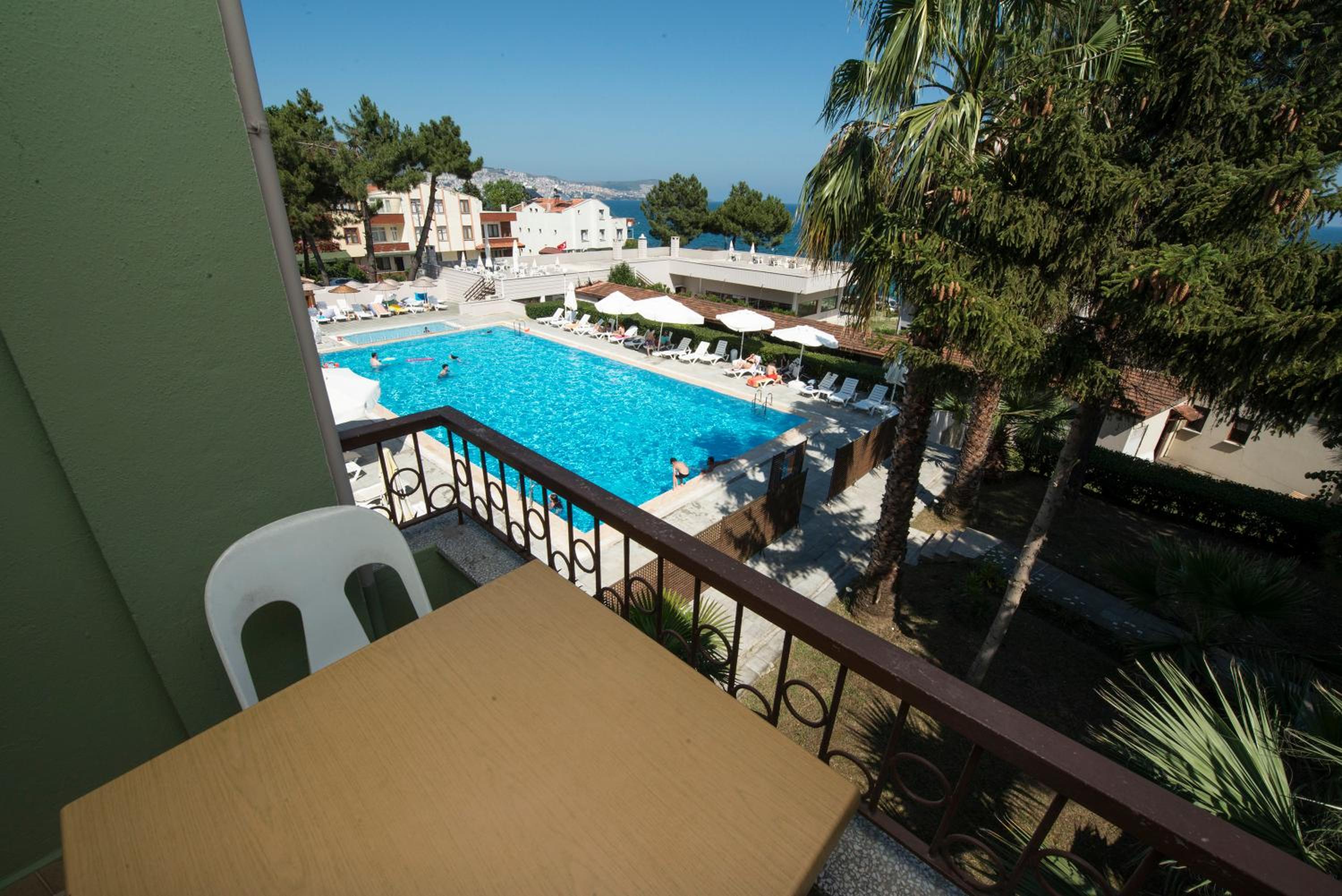 Apartment With Balcony - Photo 9