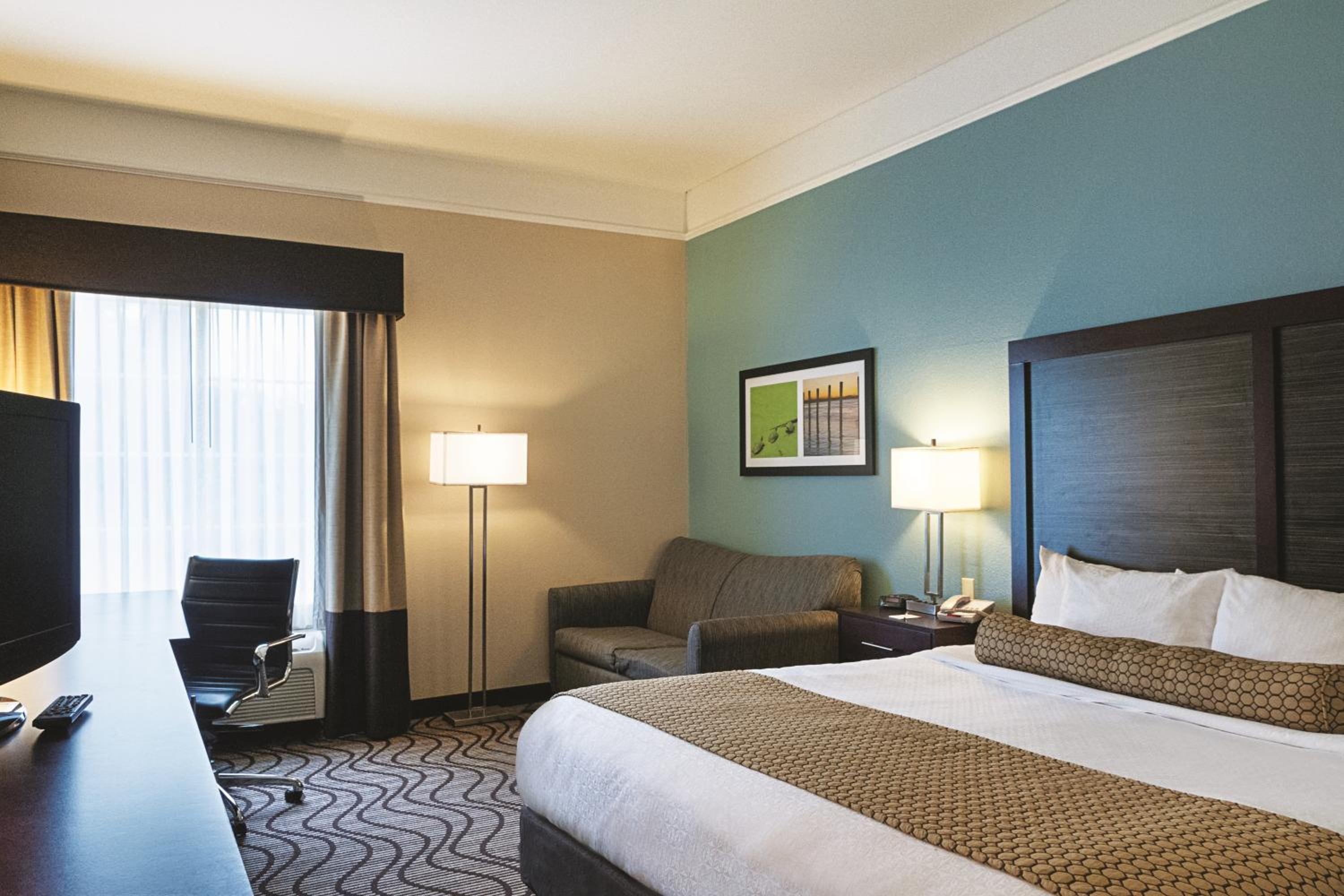 King Room with Sofa Bed photo 1
