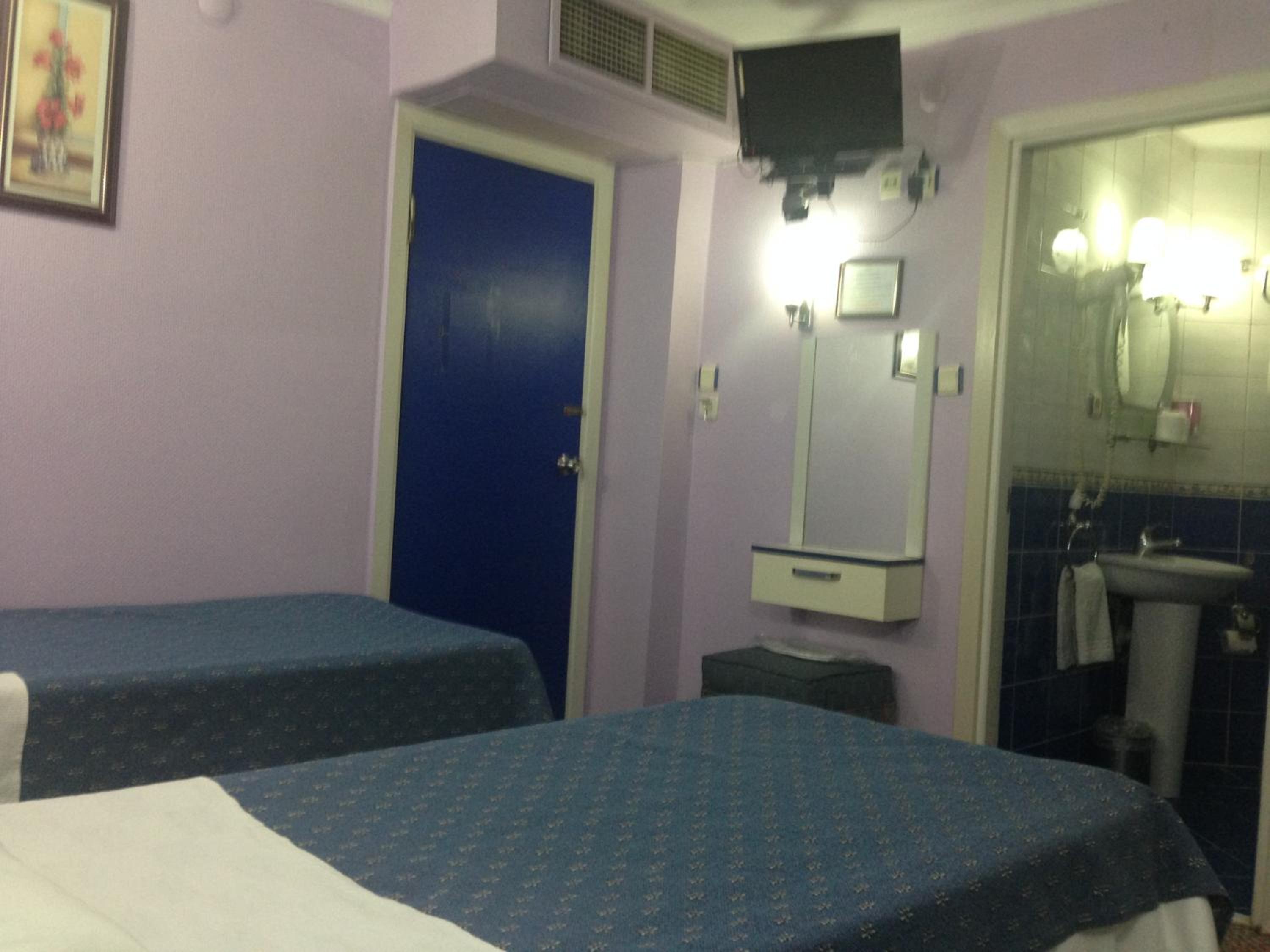 Economy Double or Twin Room photo 2