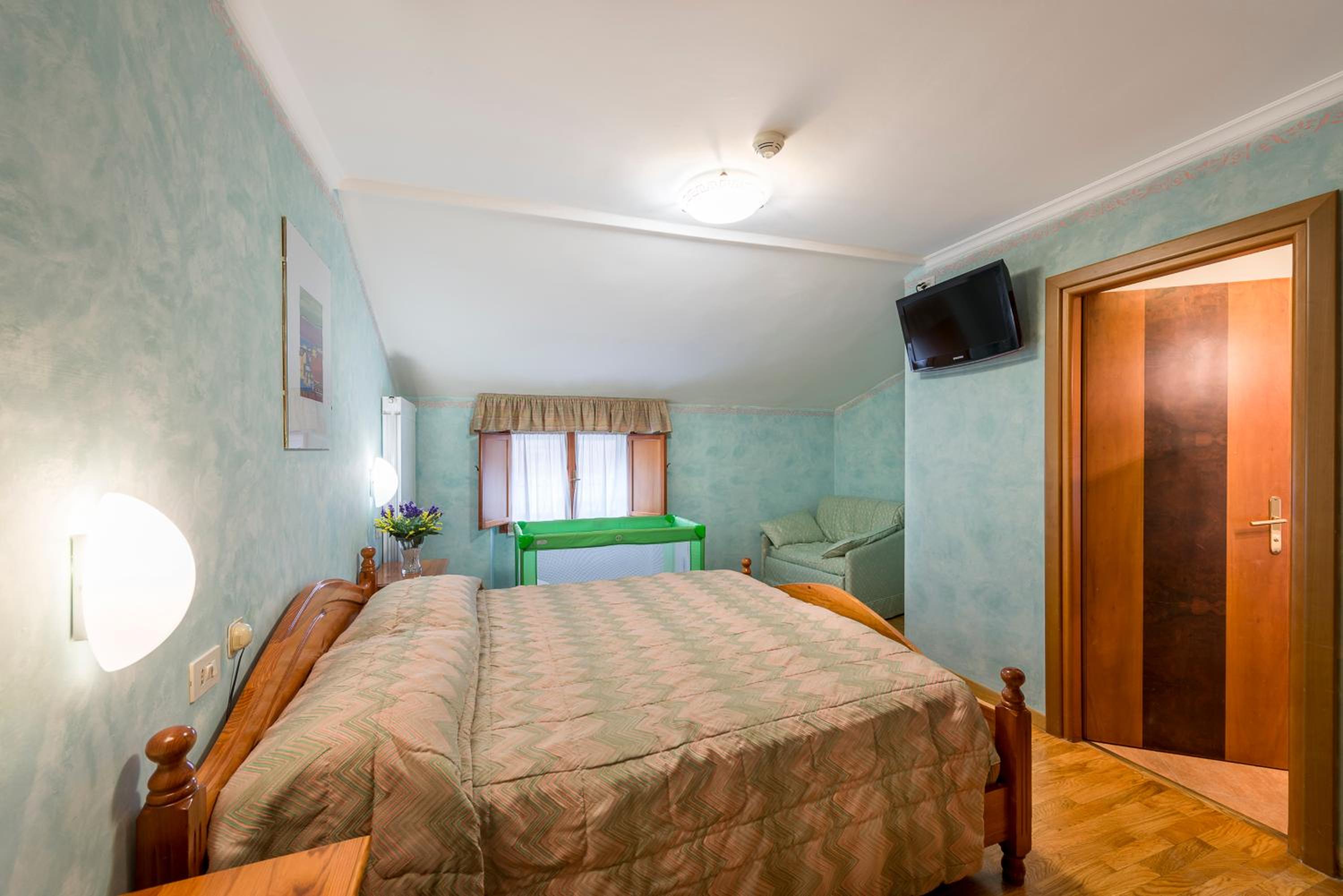 Double or Twin Room photo 2