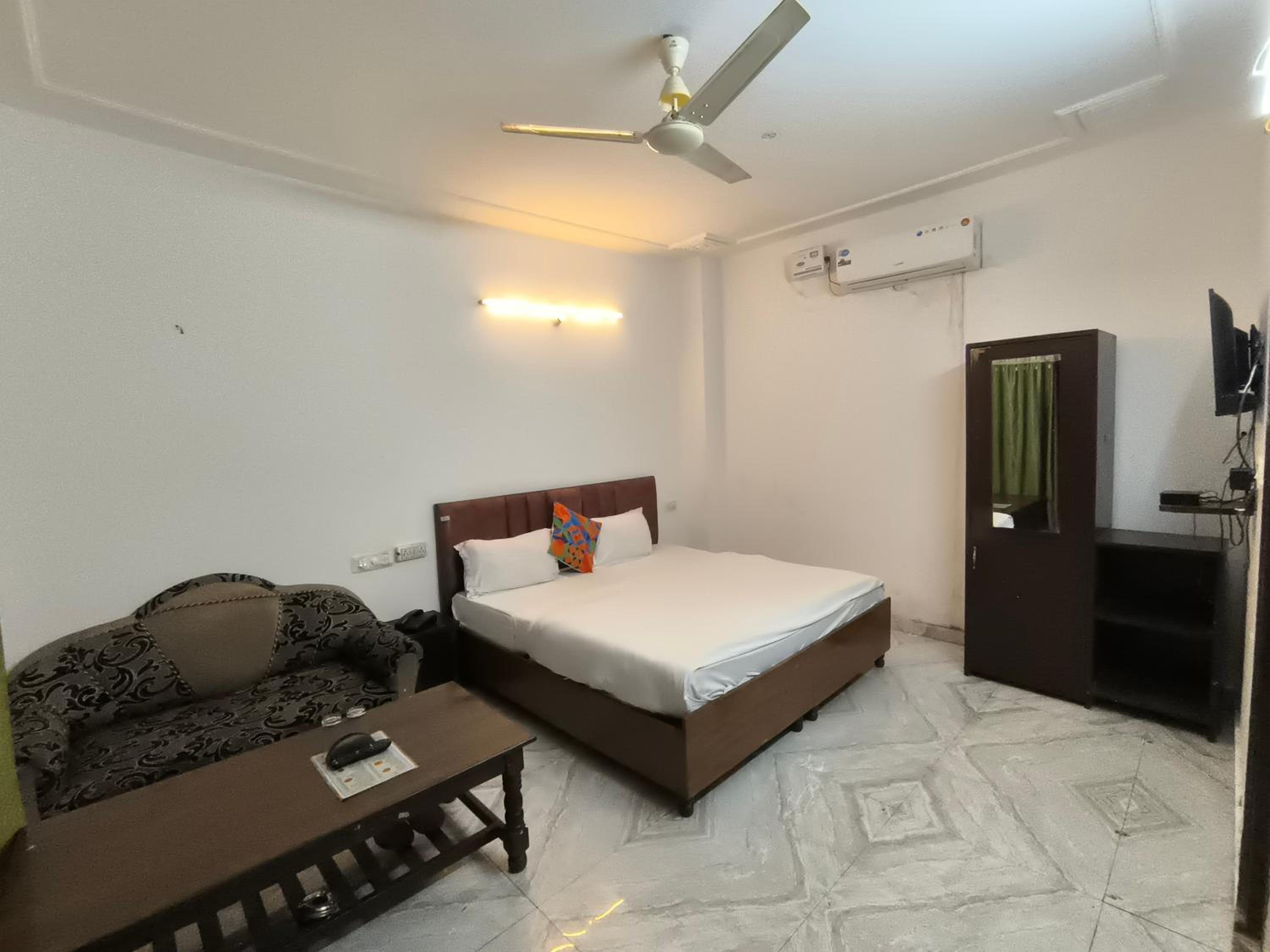 Deluxe Double Room photo 2