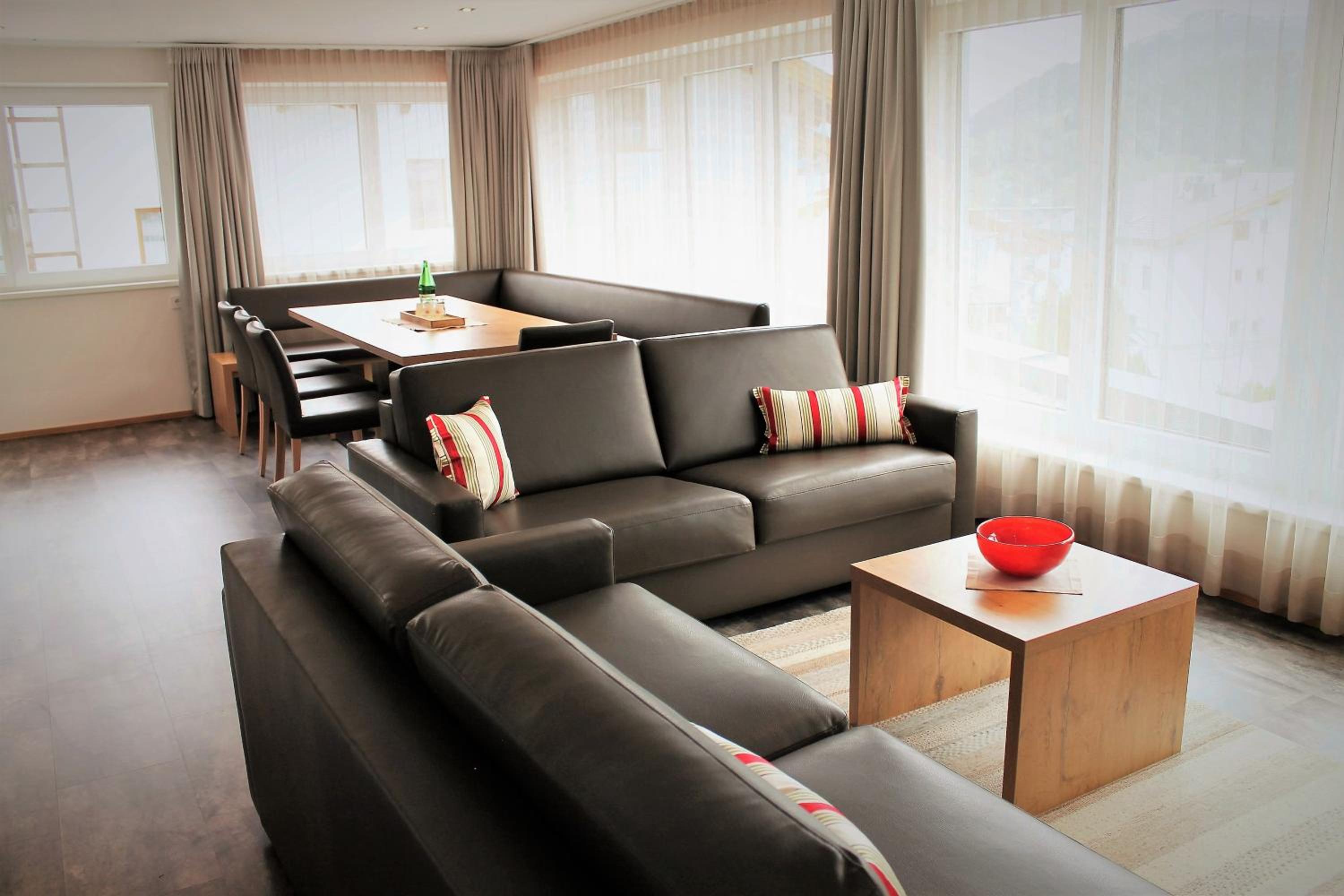 Three-Bedroom Apartment photo 1