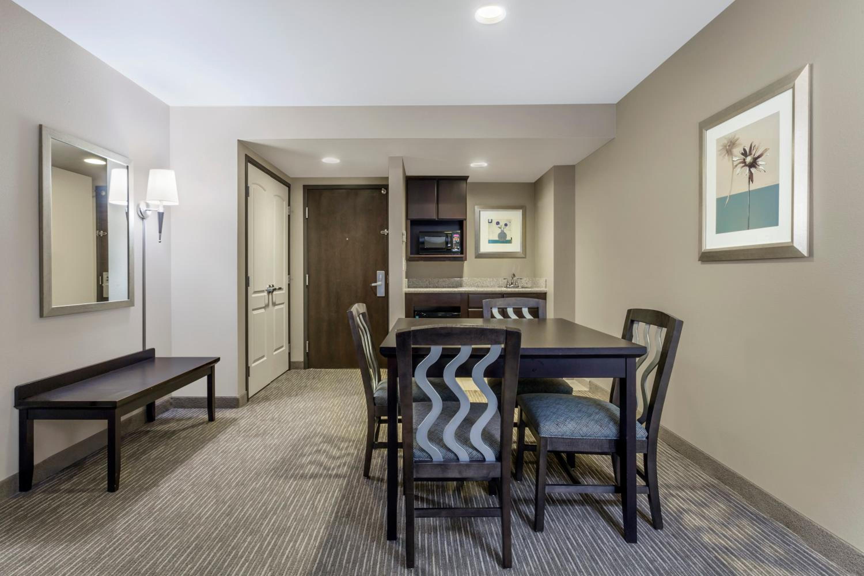 Junior King Suite - Non-Smoking - Photo 7