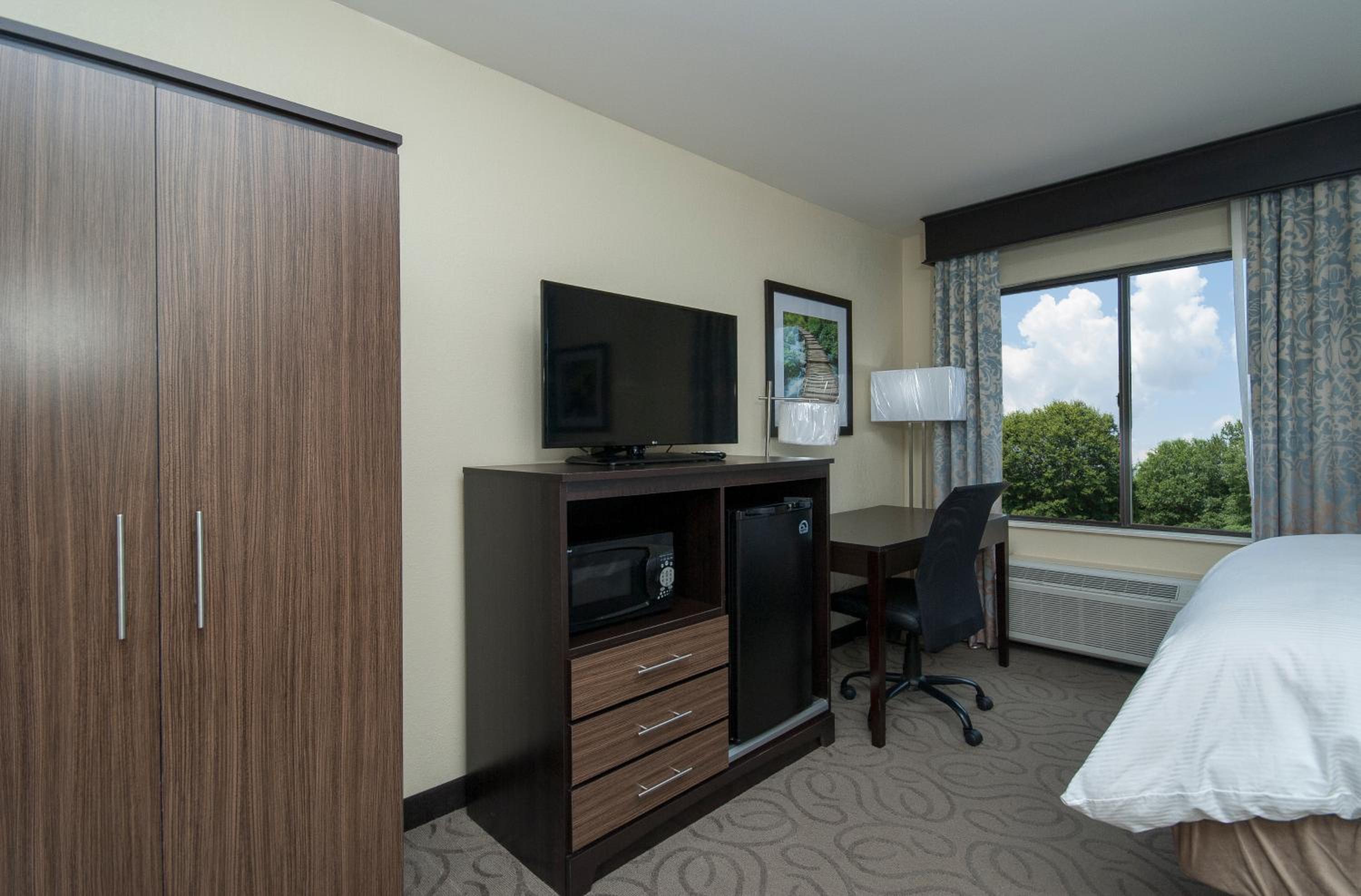 Double Room with Two Double Beds - Photo 2