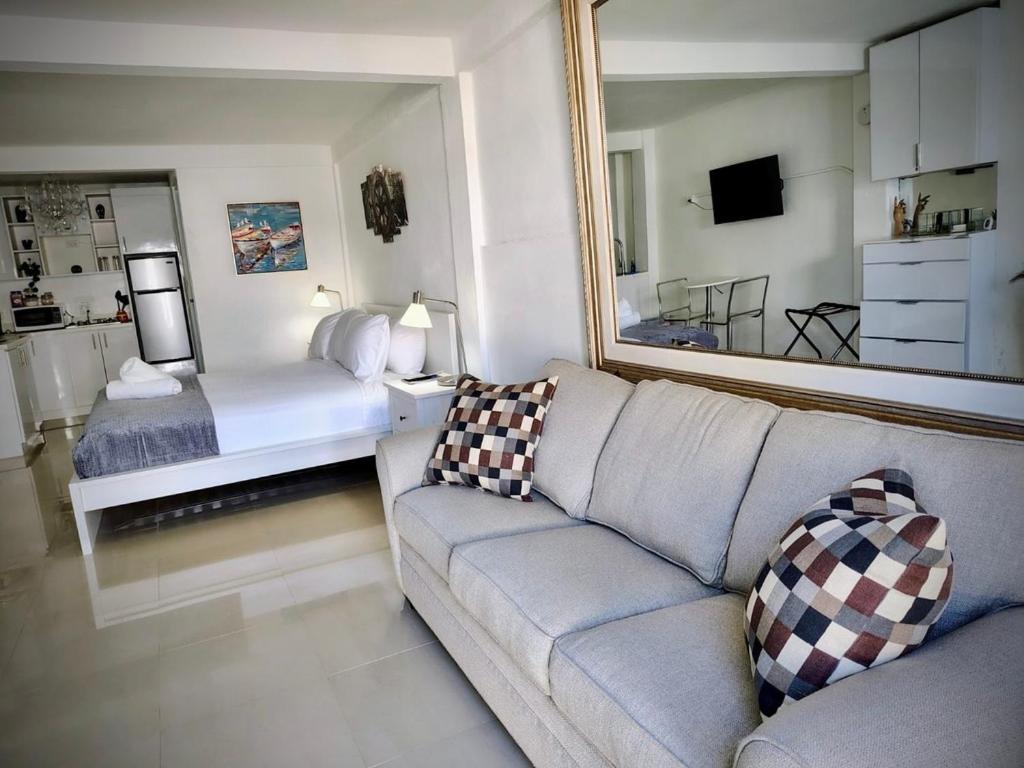 King Studio with Sofa Bed photo 3