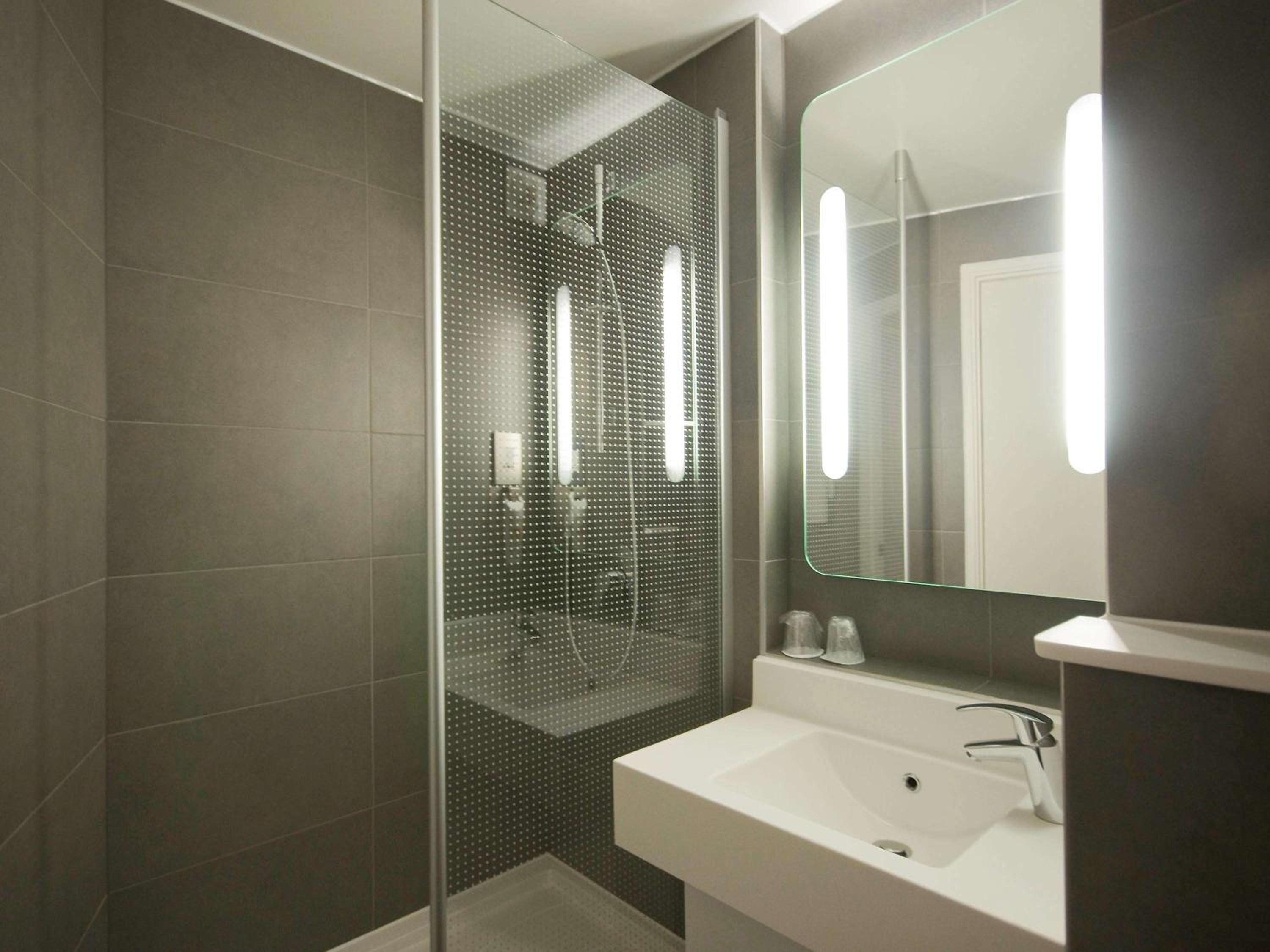 Standard Double Room - Photo 4