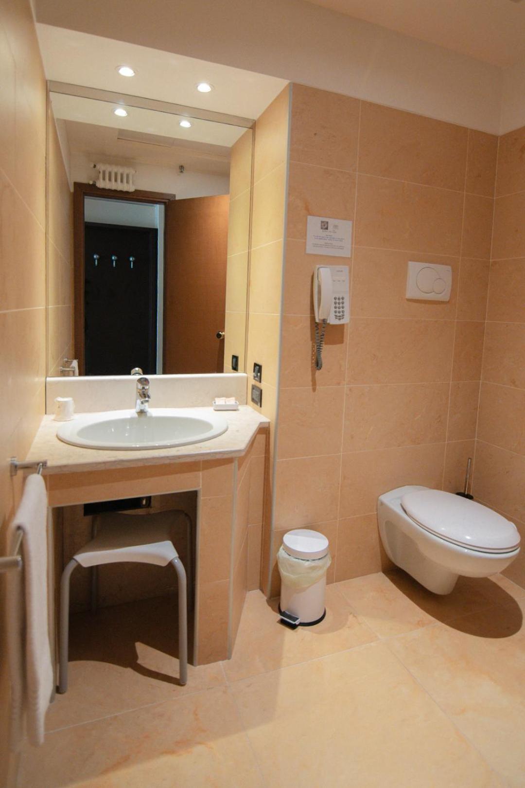 Executive Suite thumbnail 5