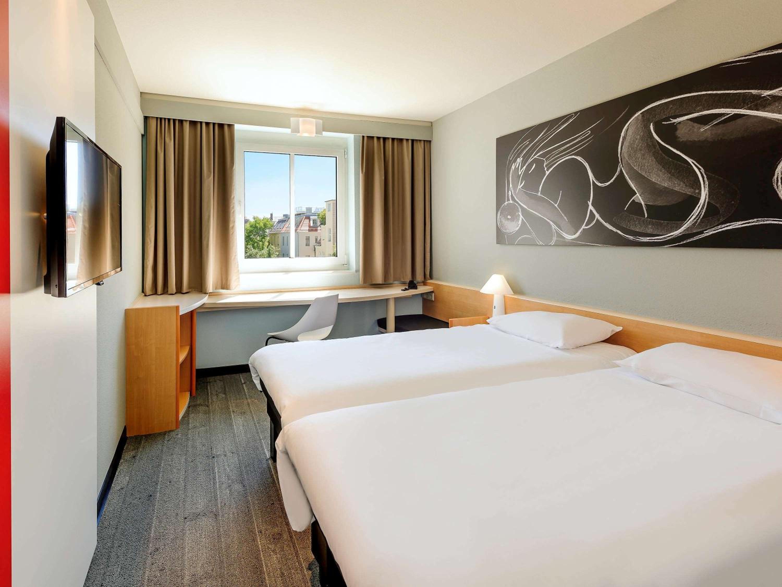 Twin Room - Photo 3