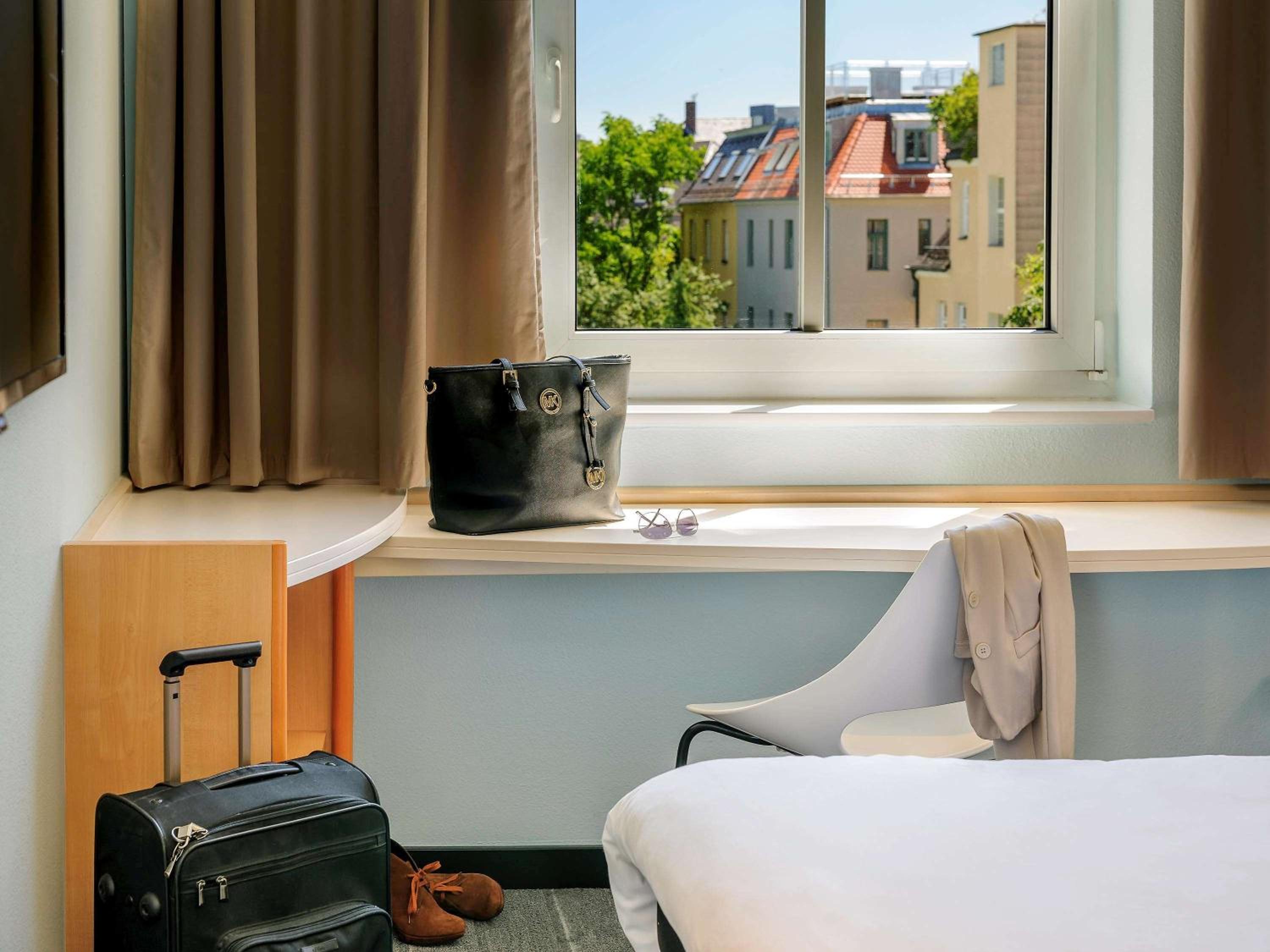 Twin Room - Photo 4