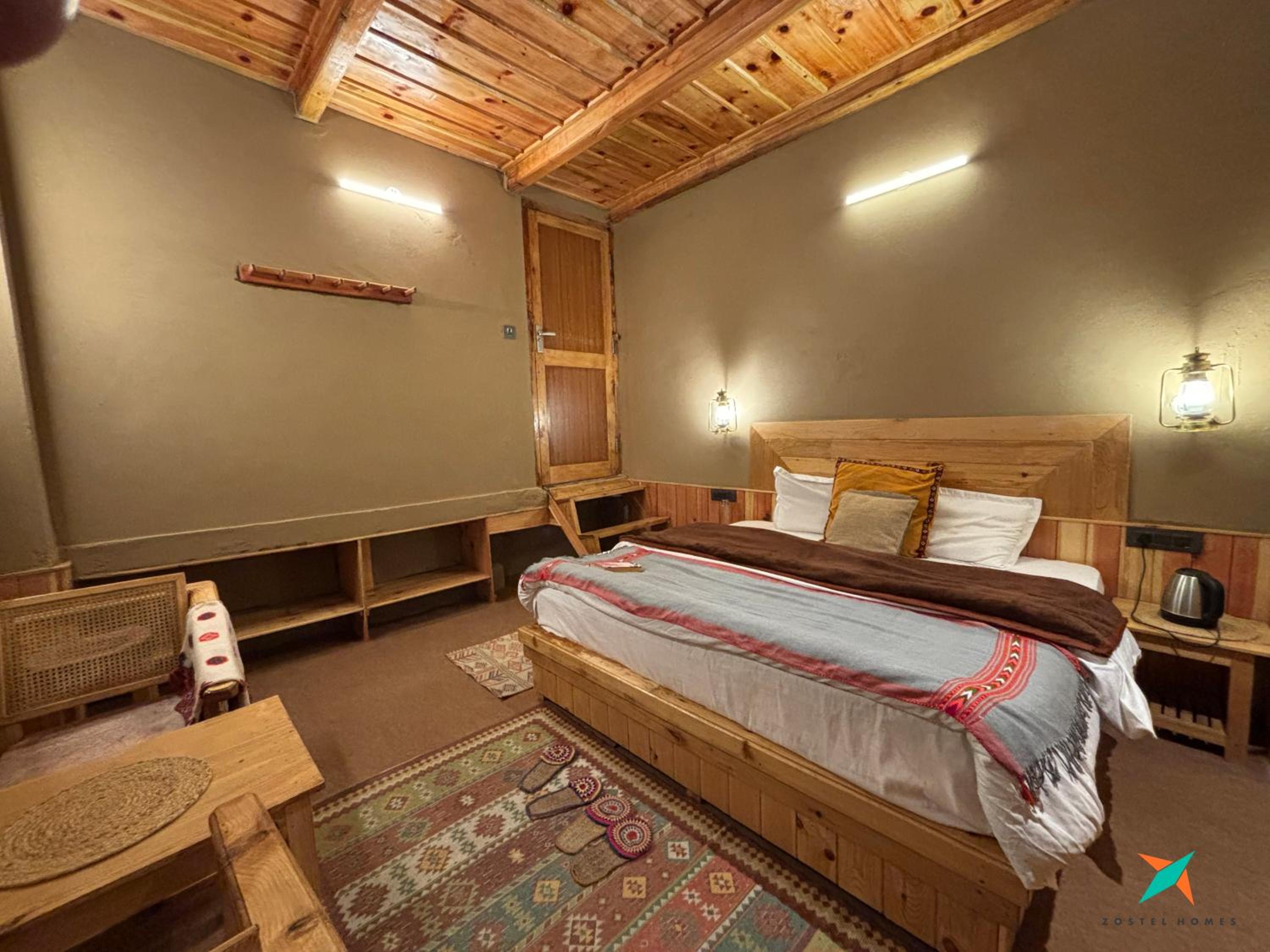 Deluxe Private Mudhouse