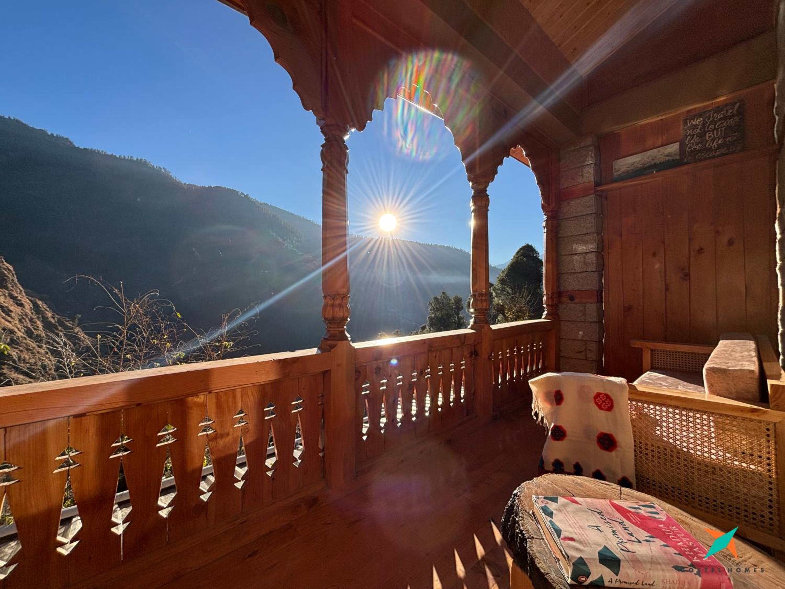 Deluxe Private Mudhouse (with balcony) photo 2