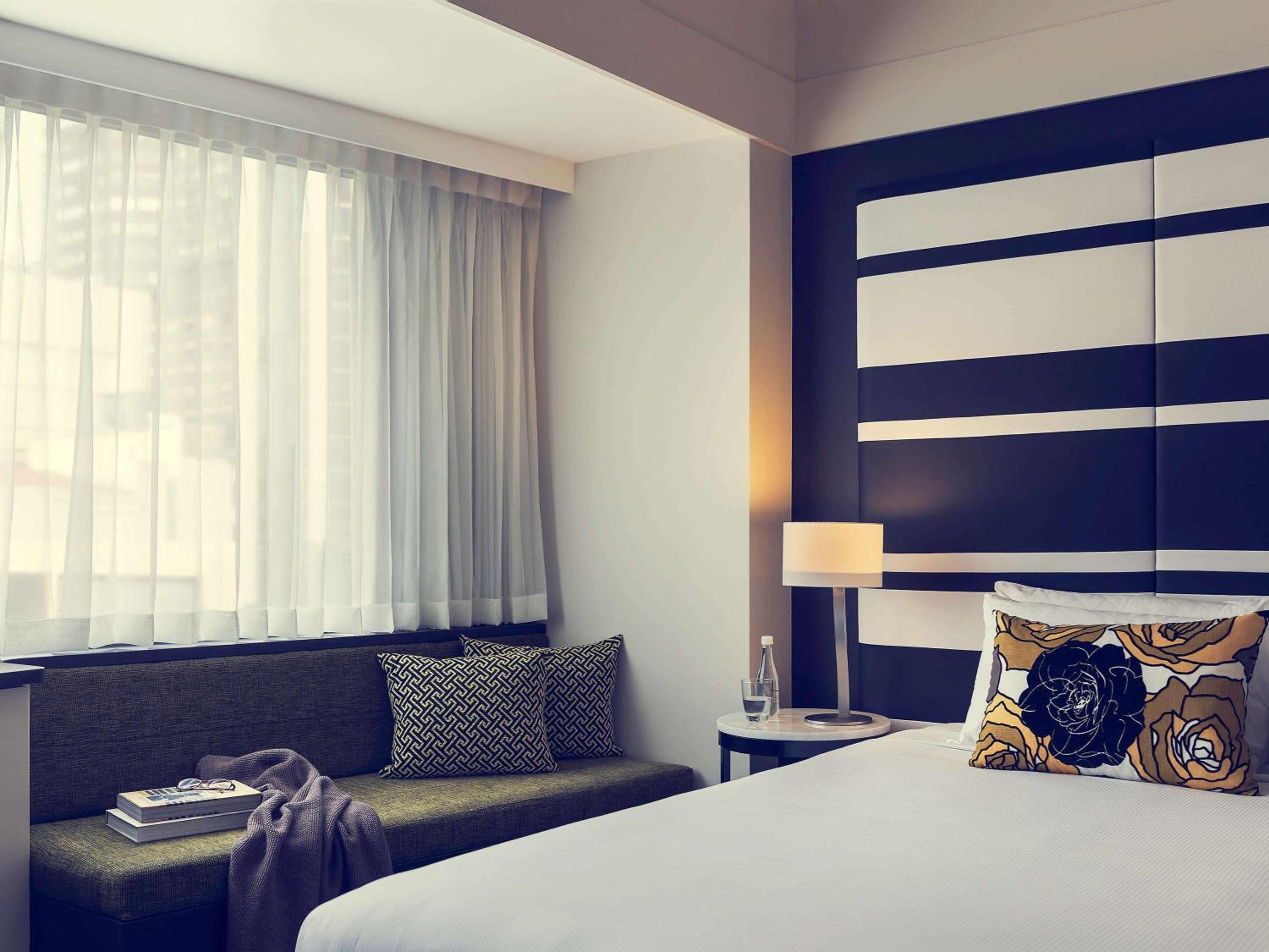 Deluxe King Room with Ocean View thumbnail 5