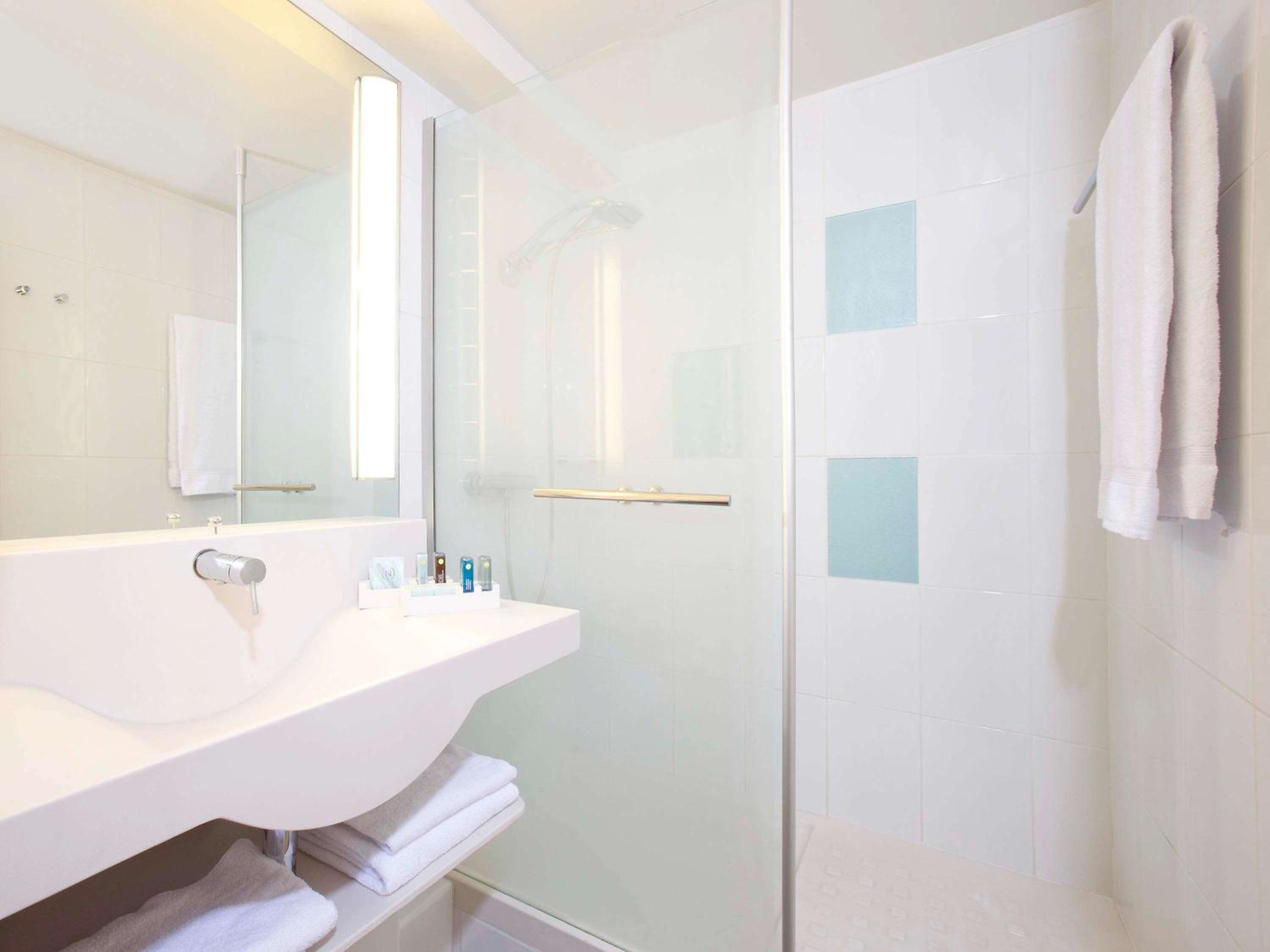 Two Adjoining Rooms photo 3