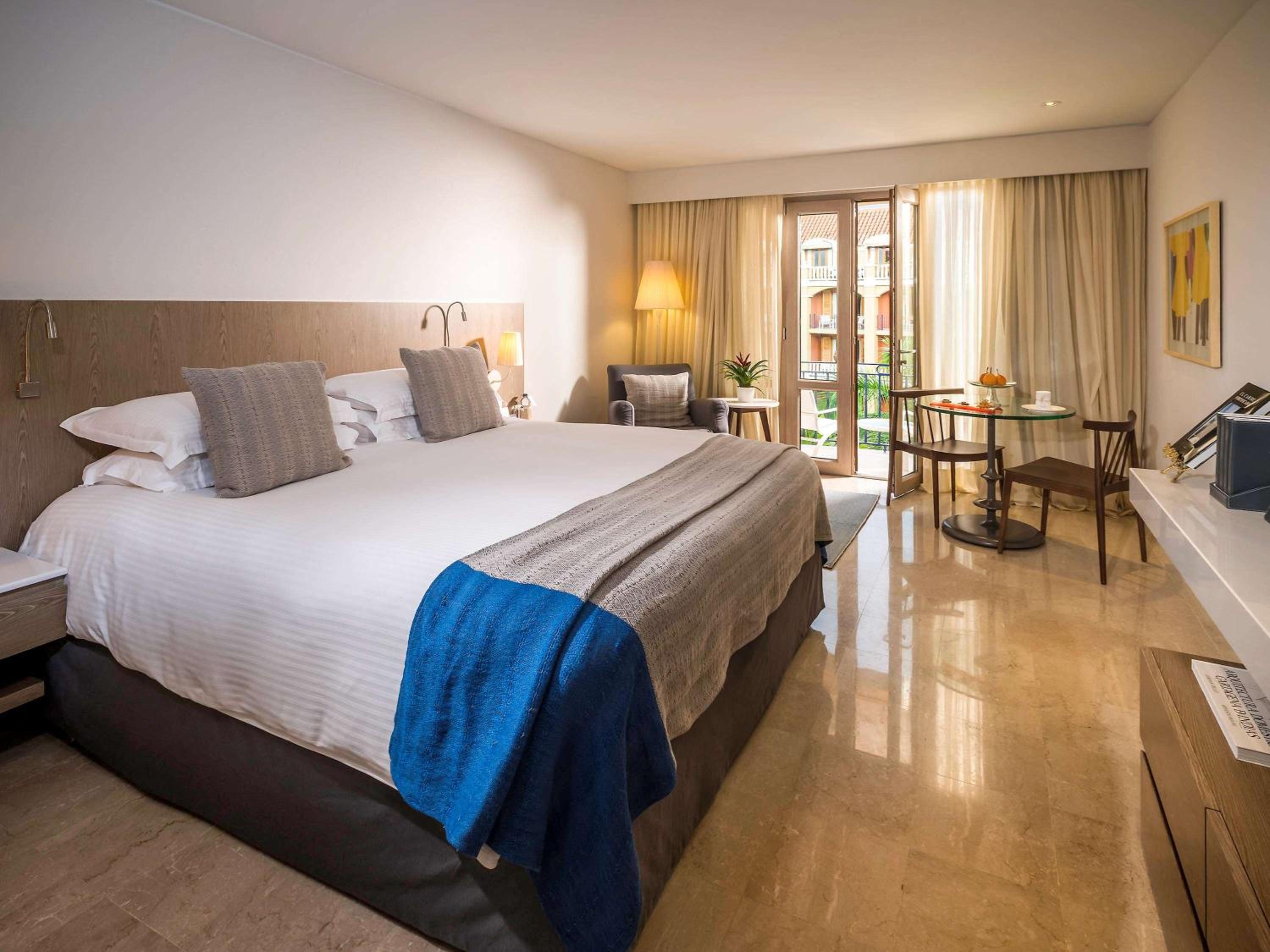 Superior King Room with Balcony or Terrace - Garden View - Photo 3