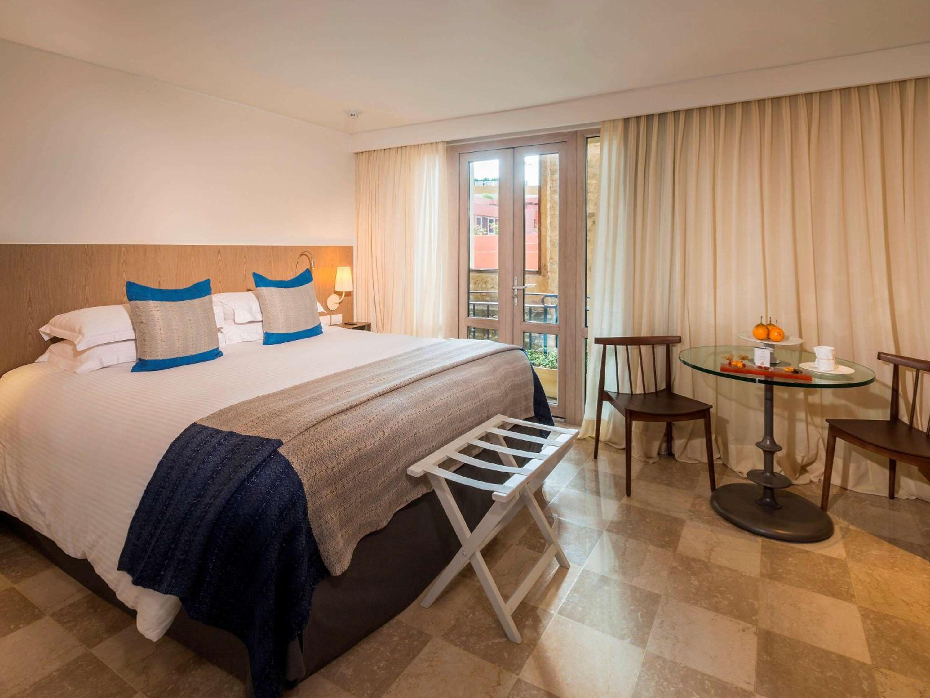Classic King Room Interior View  - Photo 3