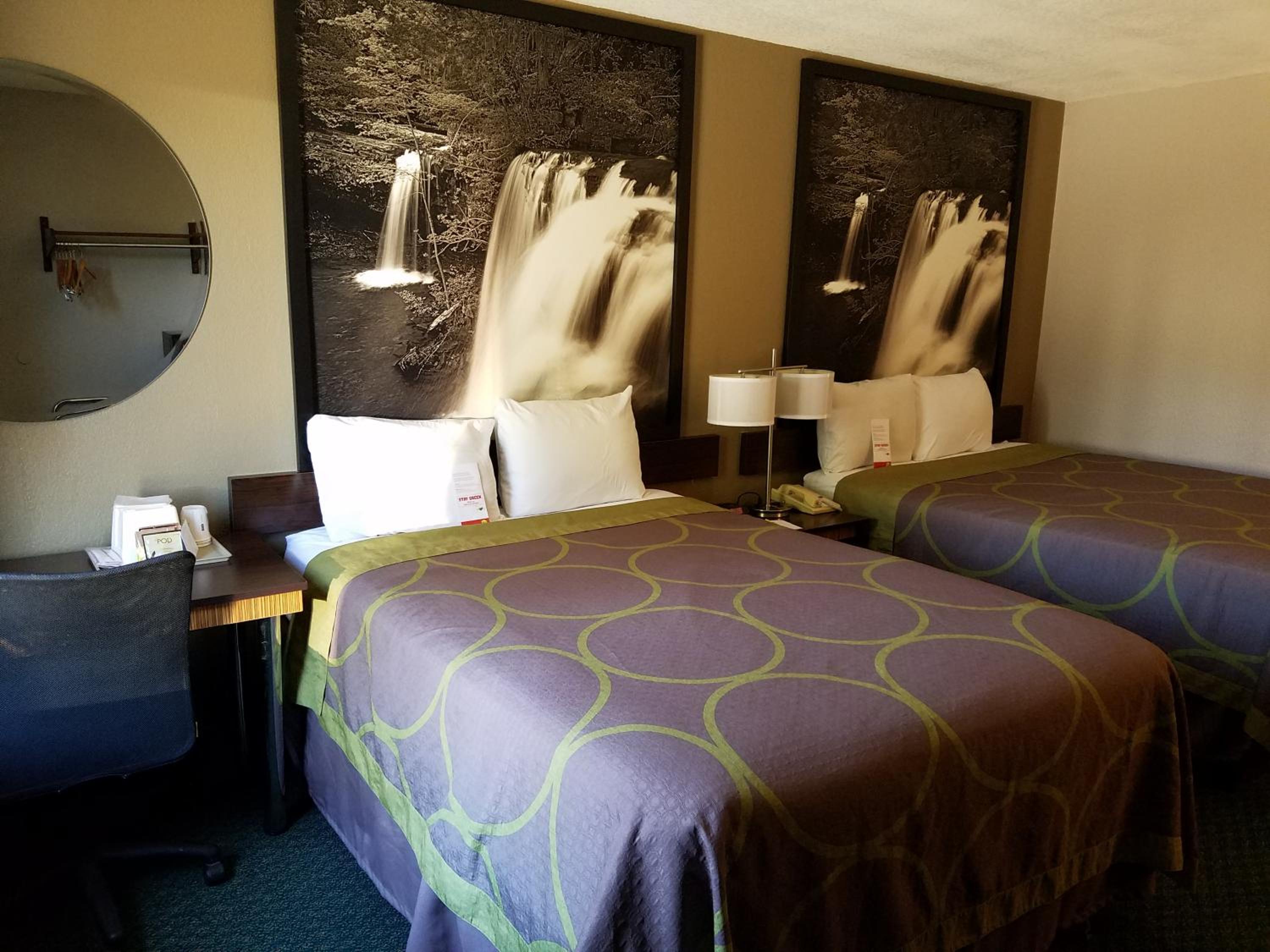 Deluxe Double Room with Two Double Beds - Non-Smoking - Photo 5